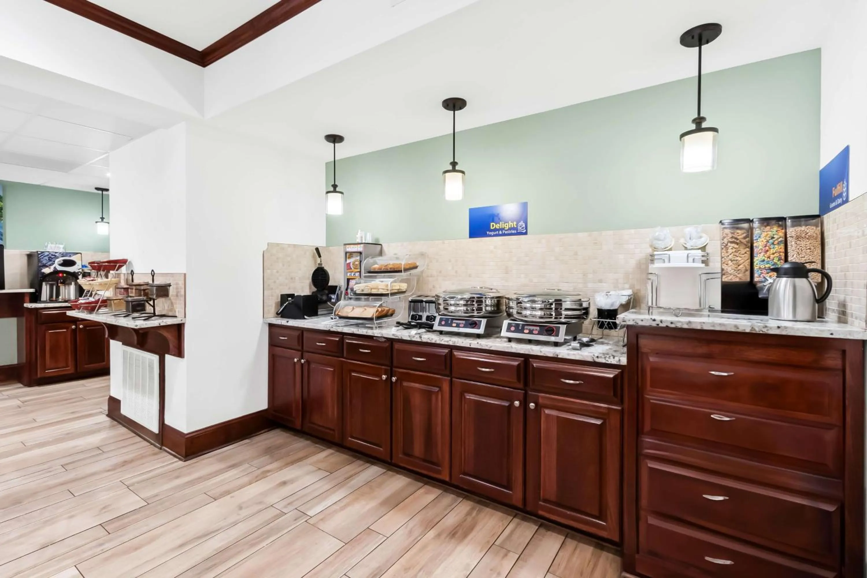 Breakfast in Best Western Patriots Point