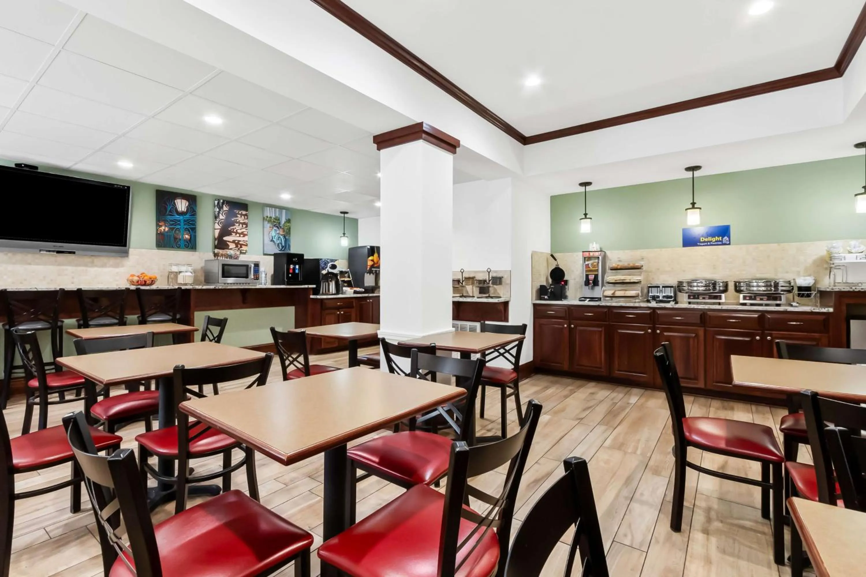 Breakfast in Best Western Patriots Point