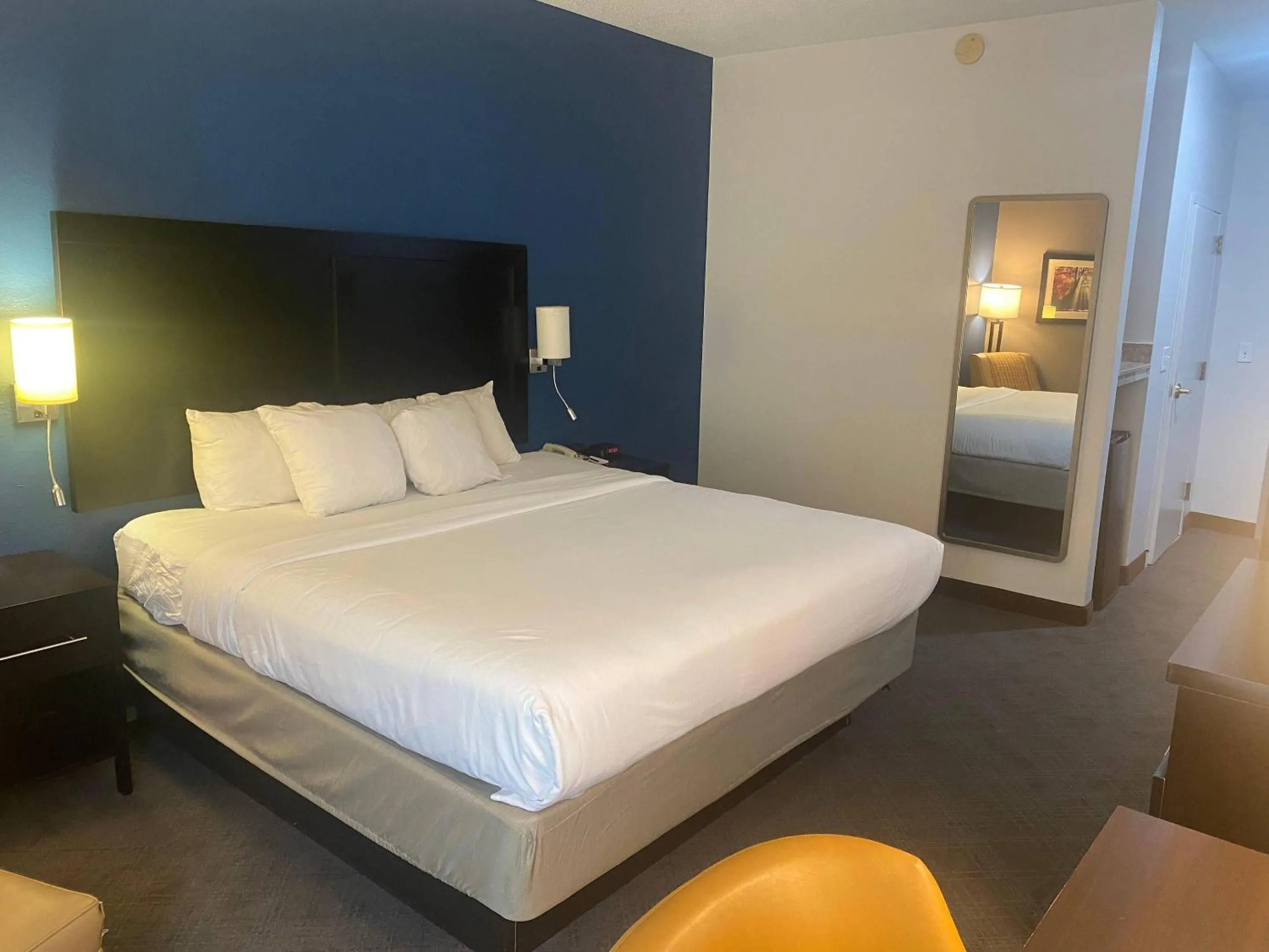 Bedroom, Bed in Comfort Inn & Suites Trussville I-59 Exit 141