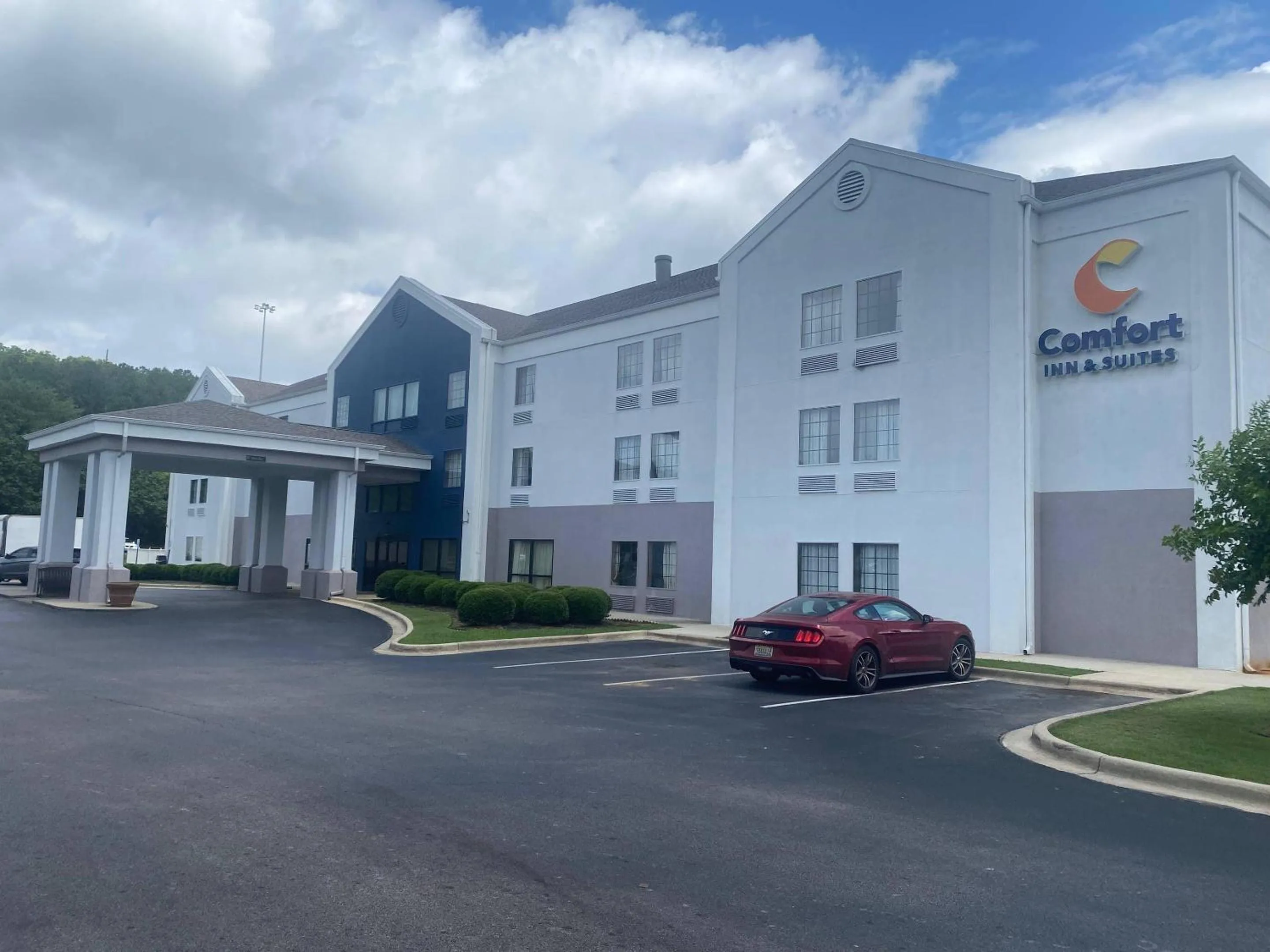 Property building in Comfort Inn & Suites Trussville I-59 Exit 141