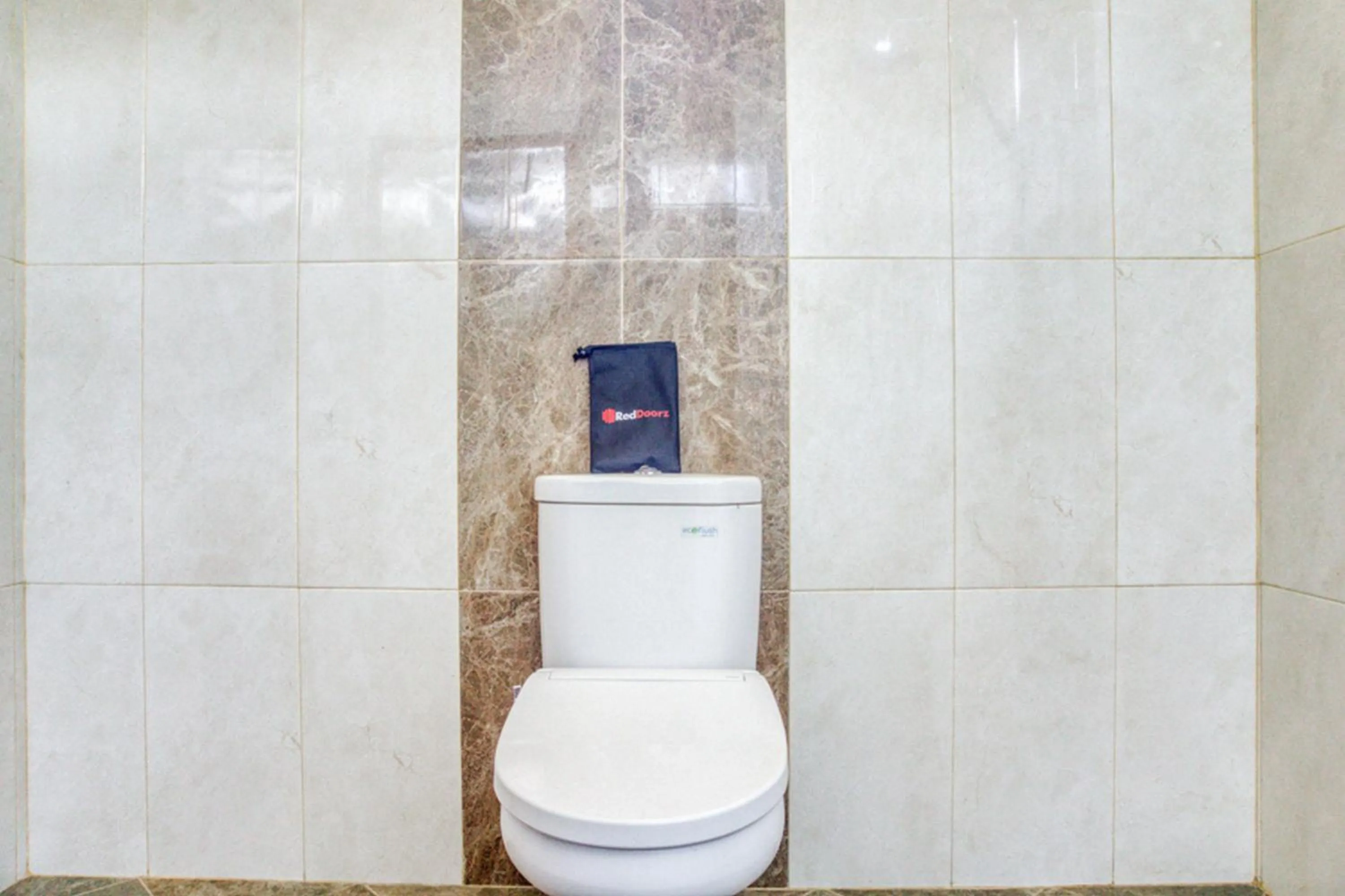 Bathroom in RedDoorz @ Jakal Atas KM 10