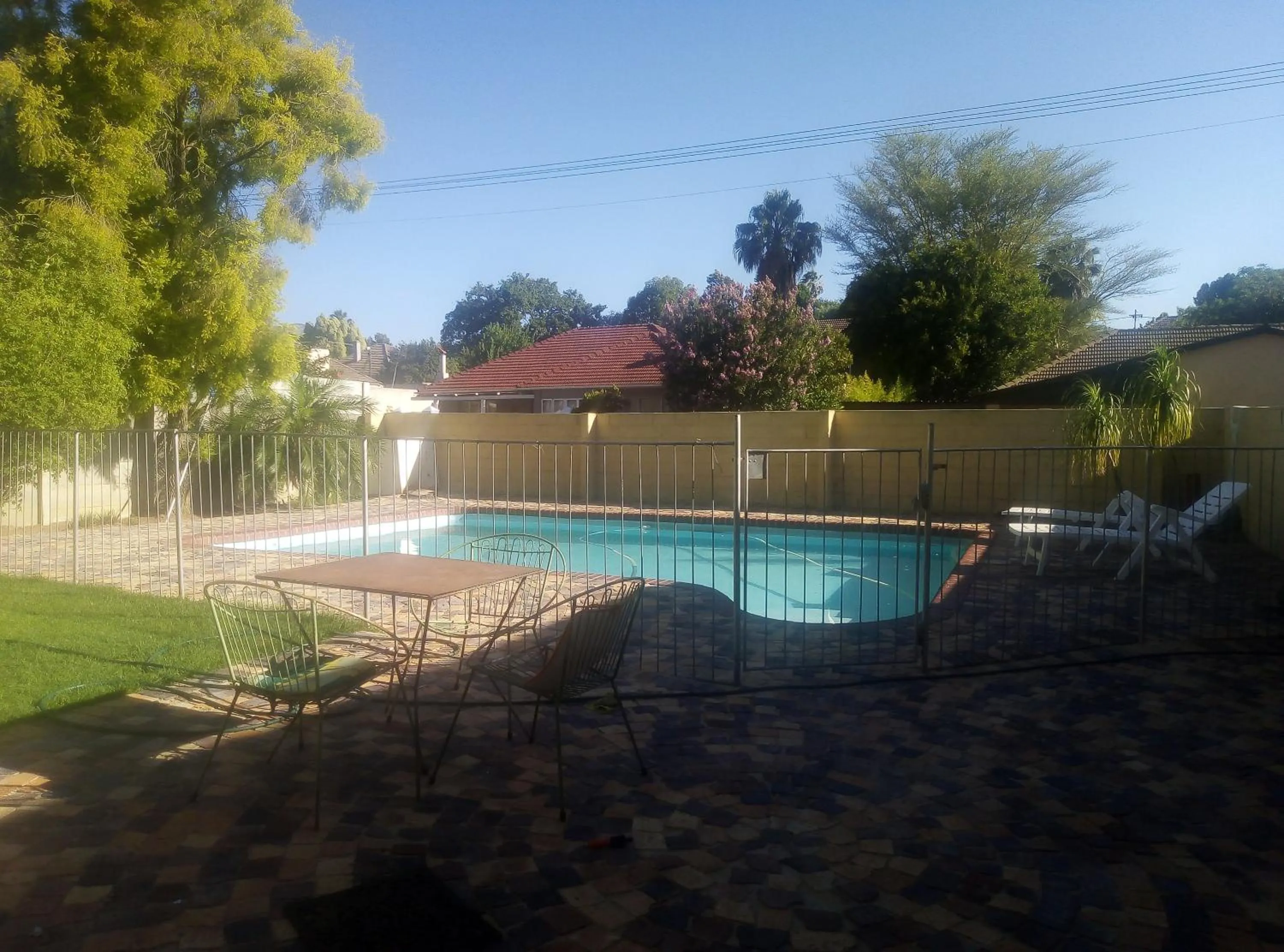 Swimming pool in 10 on Fairview B&B