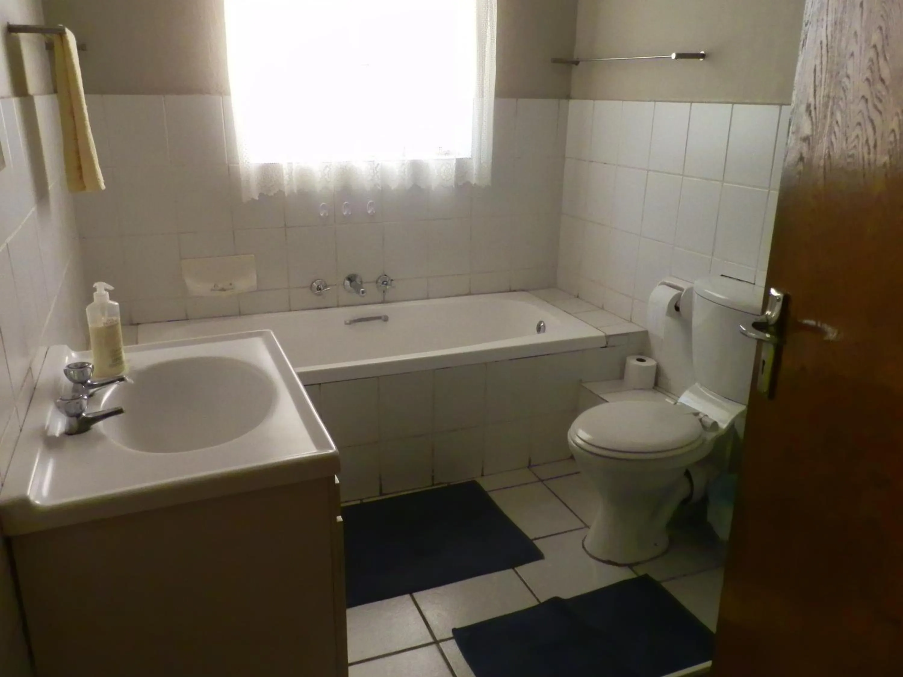 Bathroom in 10 on Fairview B&B