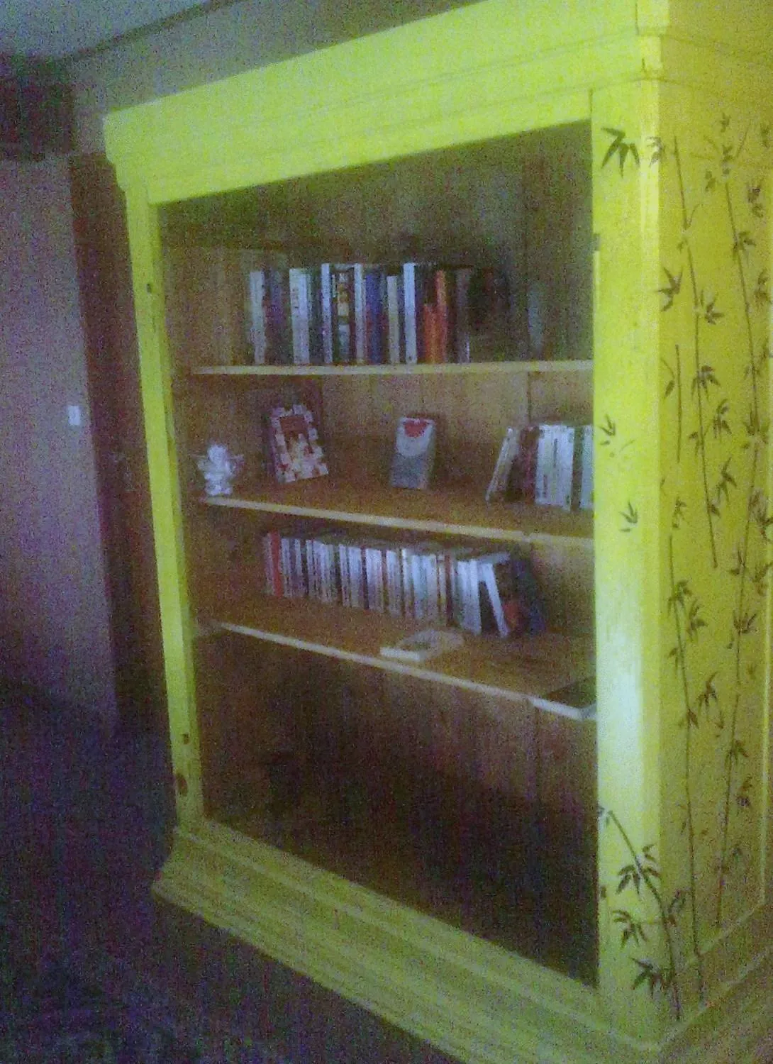 Library in Hotel Restaurant De La Poste Mulhouse Ottmarsheim