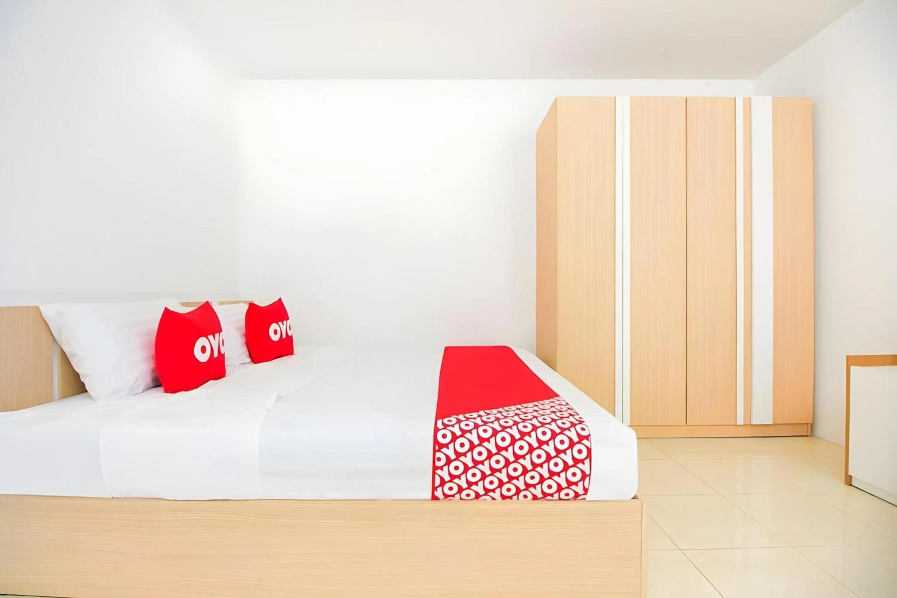 Photo of the whole room in Capital O 411 Grandview Condo 15