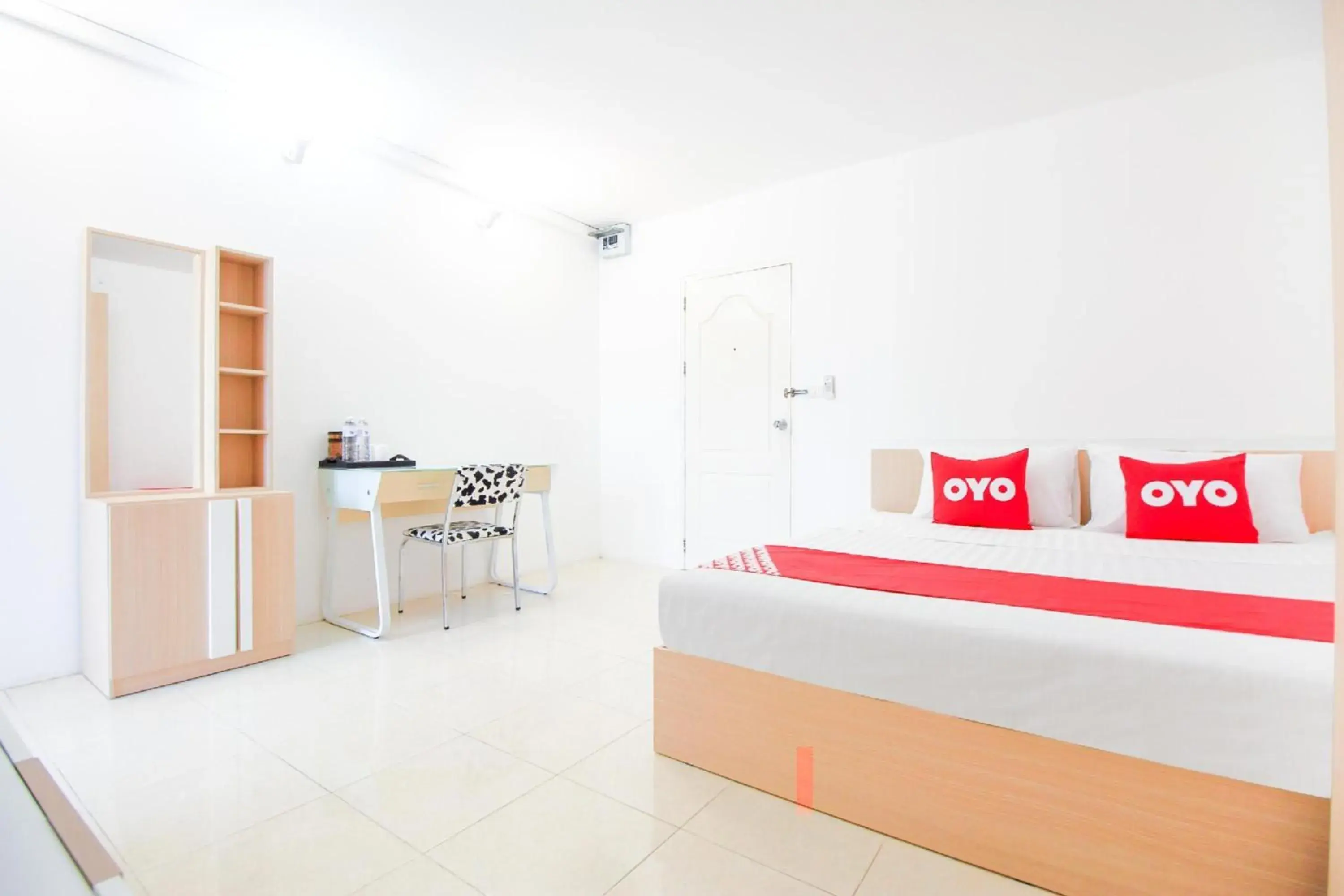 Standard Double Room in Capital O 411 Grandview Condo 15 Standard Double Room in Capital O 411 Grandview Condo 15