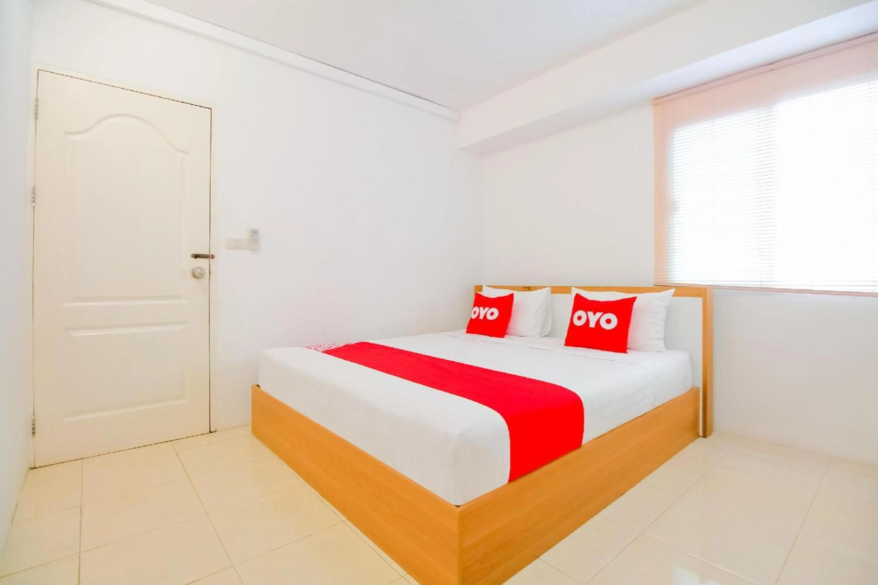 Photo of the whole room in Capital O 411 Grandview Condo 15