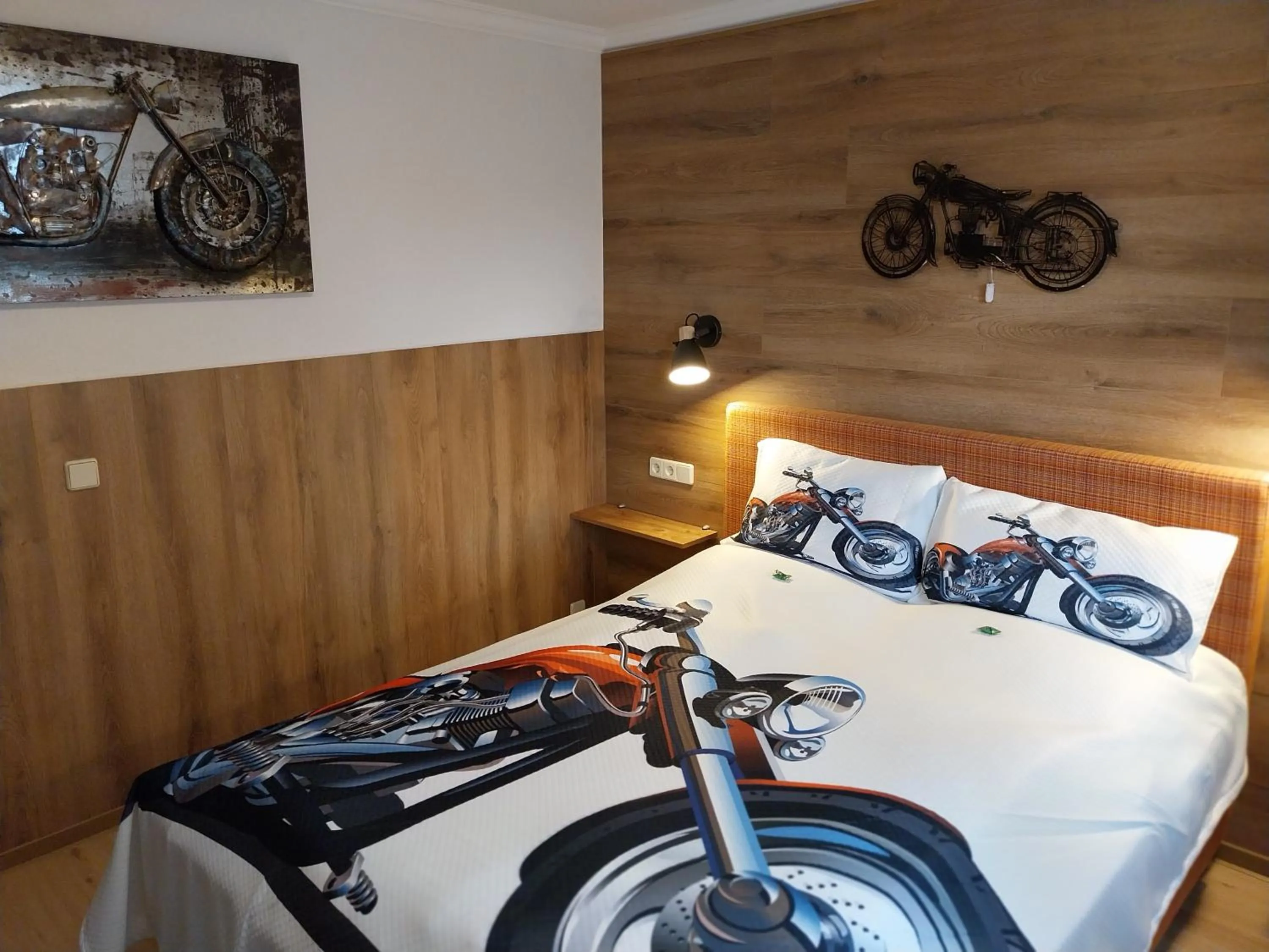 Photo of the whole room, Bed in Landhotel Waldschlößchen mit Gaststube