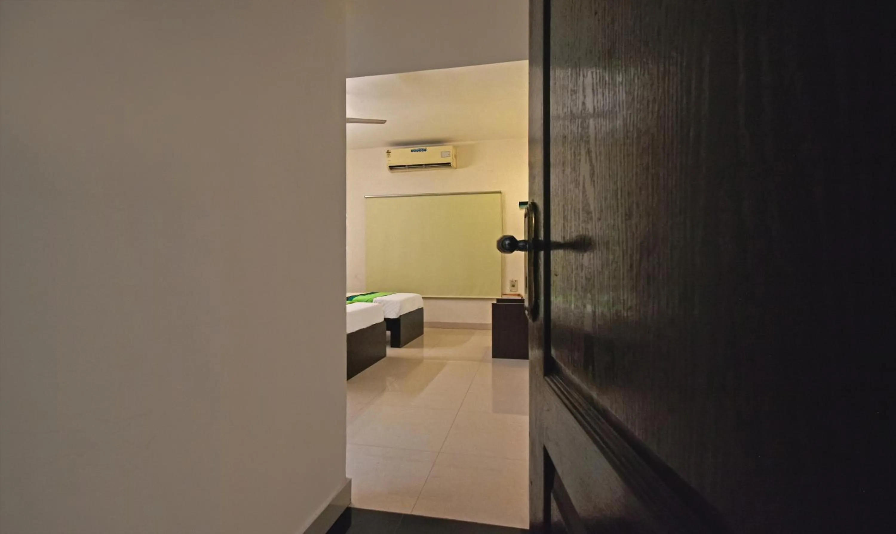 Bedroom, Bed in Treebo Samhaar Residency Thoraipakkam