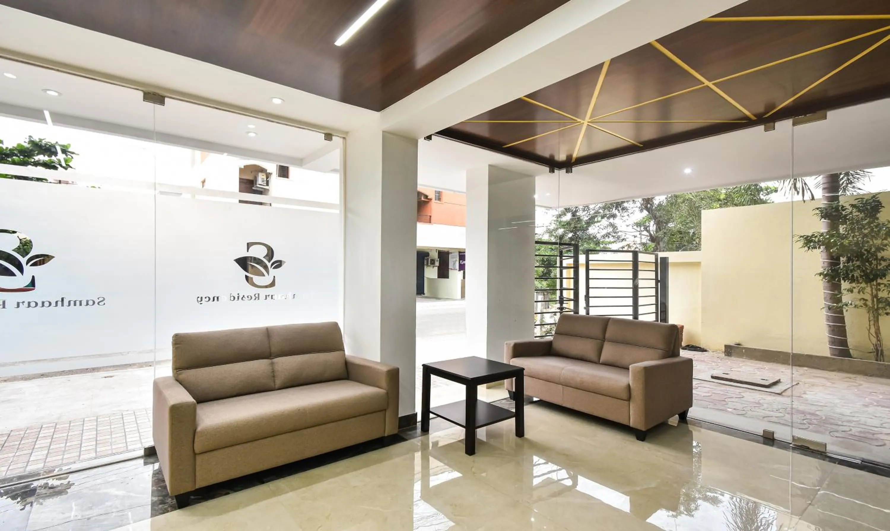 Seating area in Treebo Samhaar Residency Thoraipakkam