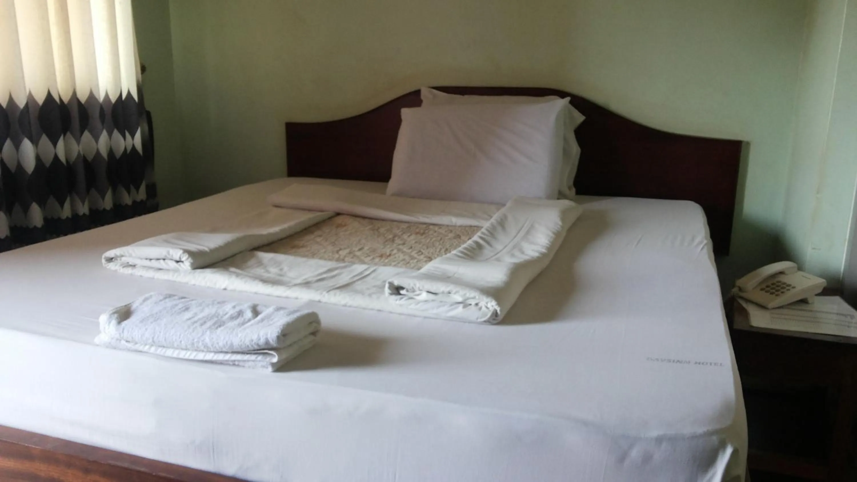 Photo of the whole room in DaysInn Hotel