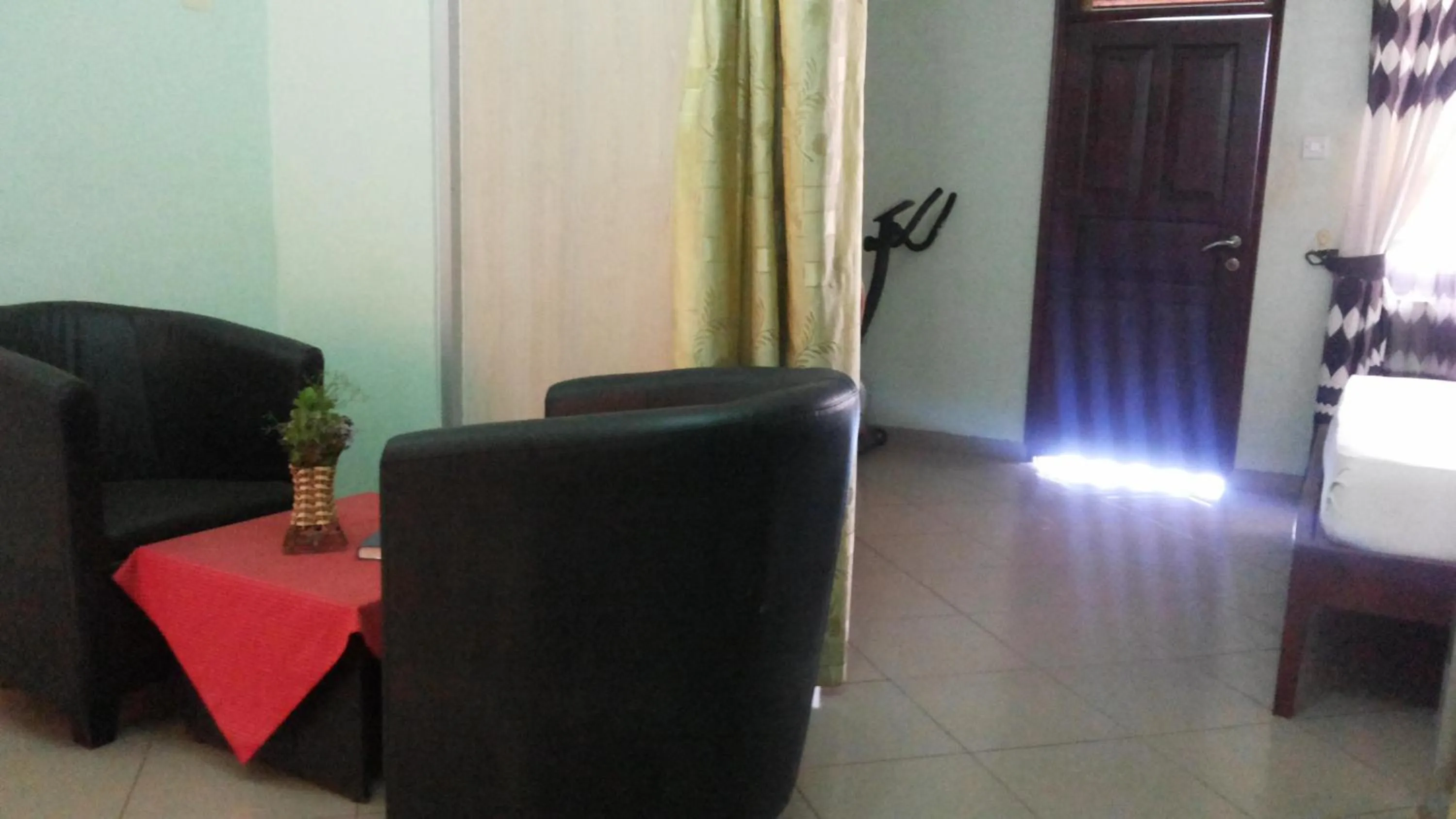 Living room in DaysInn Hotel