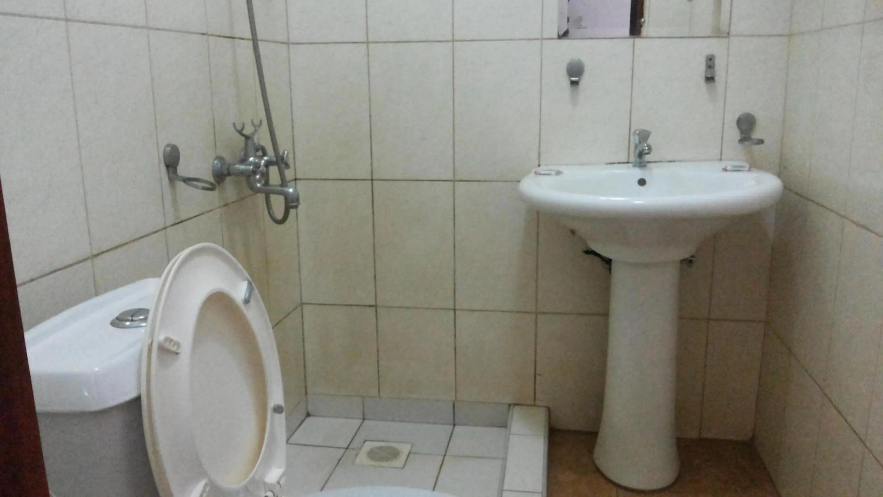 Bathroom in DaysInn Hotel