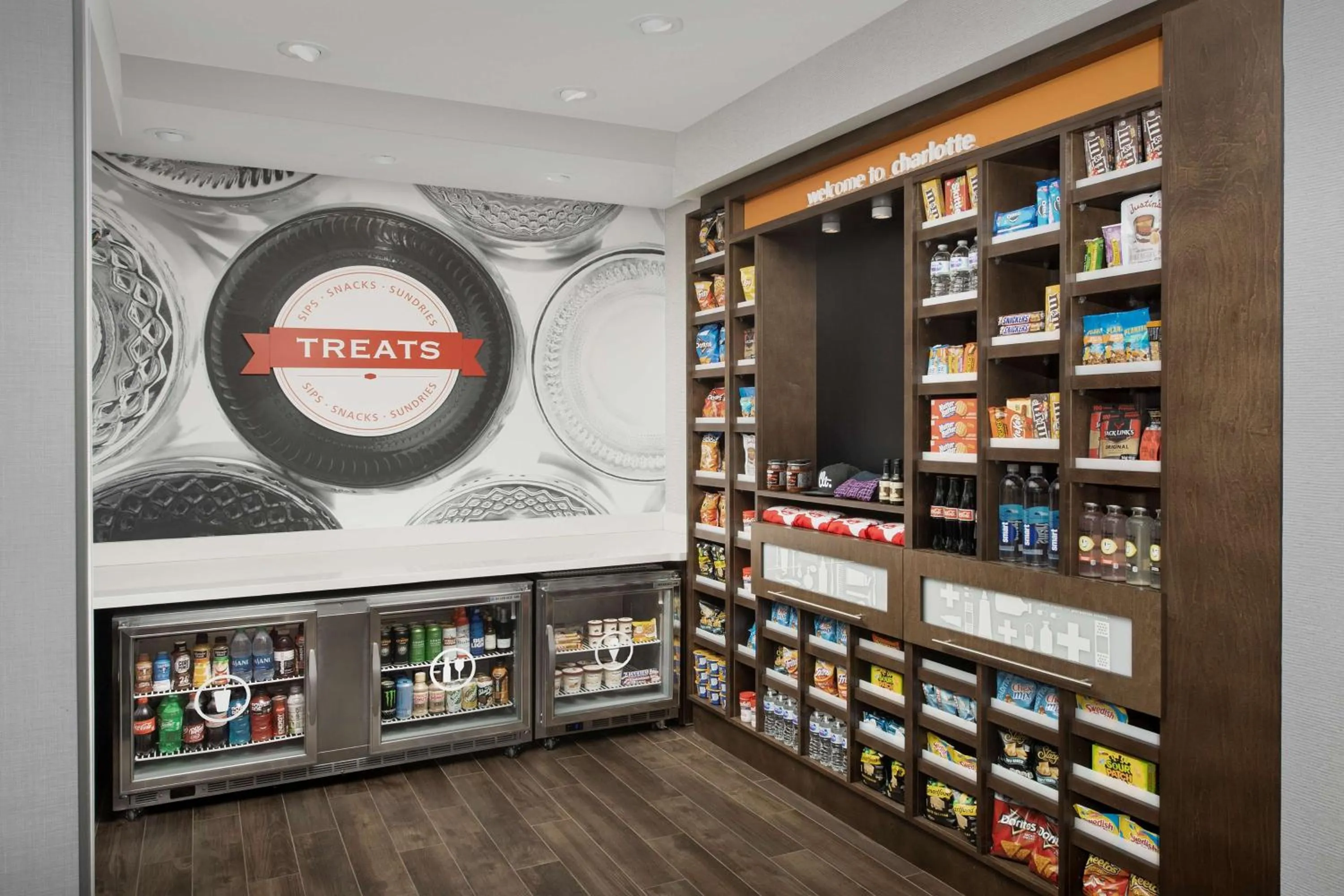 Restaurant/places to eat in Hampton Inn & Suites Charlotte Airport Lake Pointe