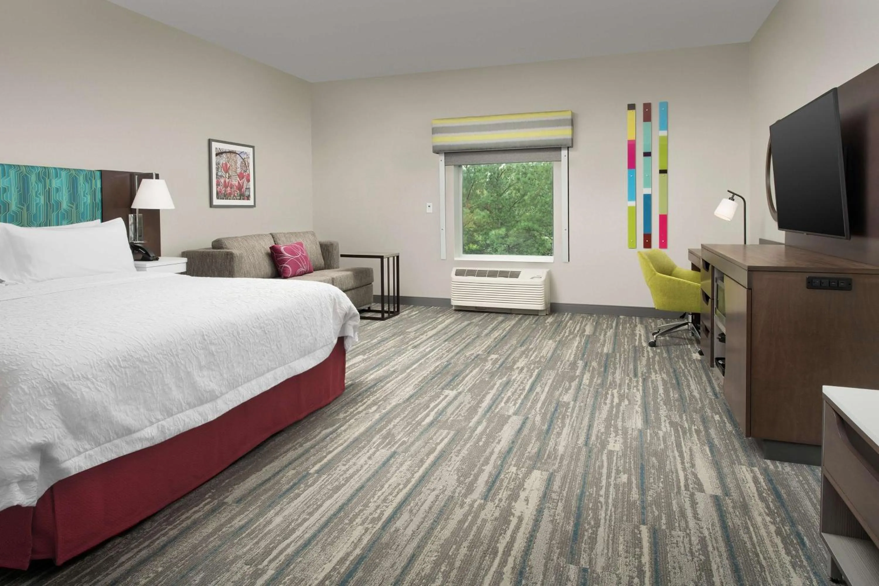 Bedroom, Bed in Hampton Inn & Suites Charlotte Airport Lake Pointe