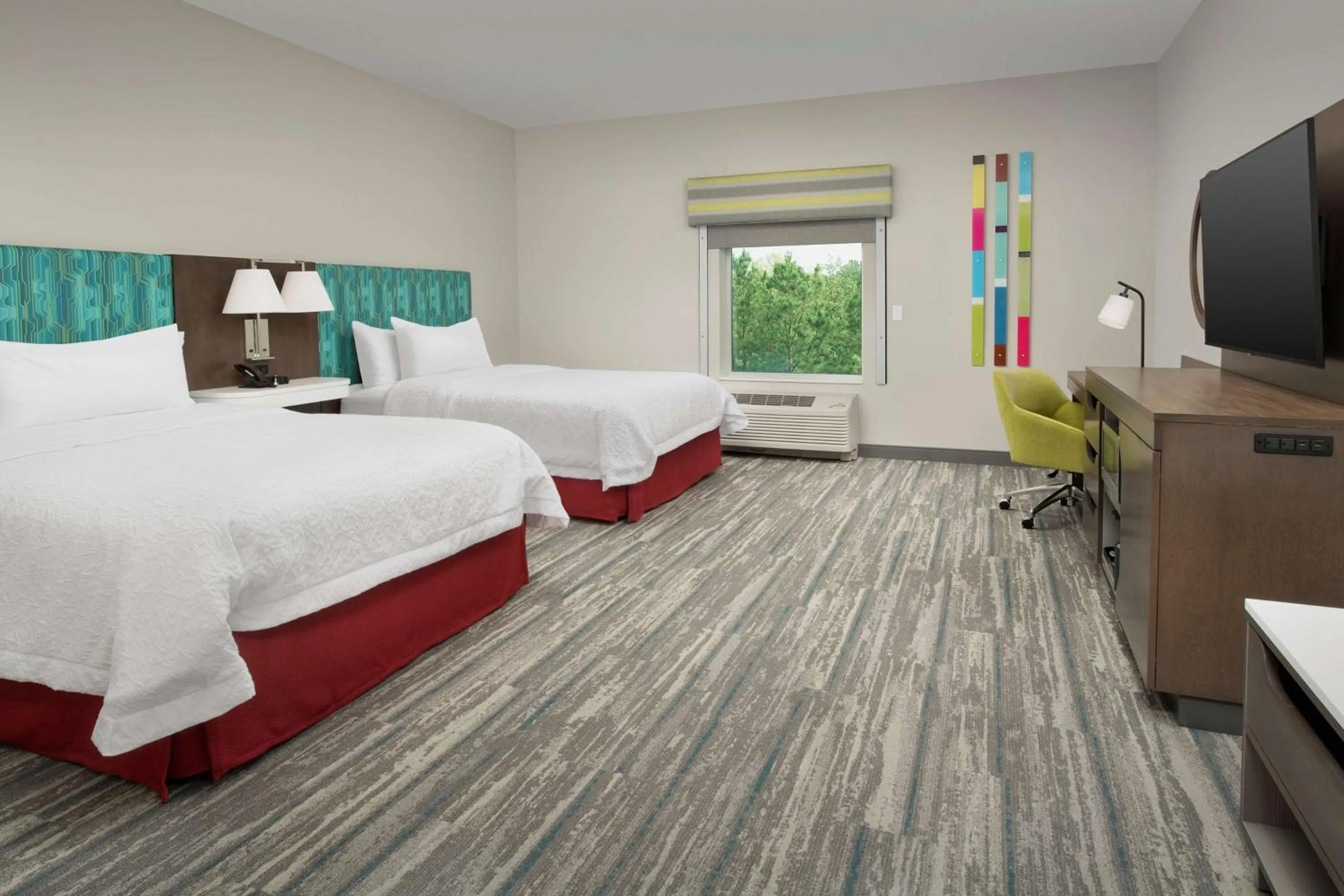 Bedroom, Bed in Hampton Inn & Suites Charlotte Airport Lake Pointe