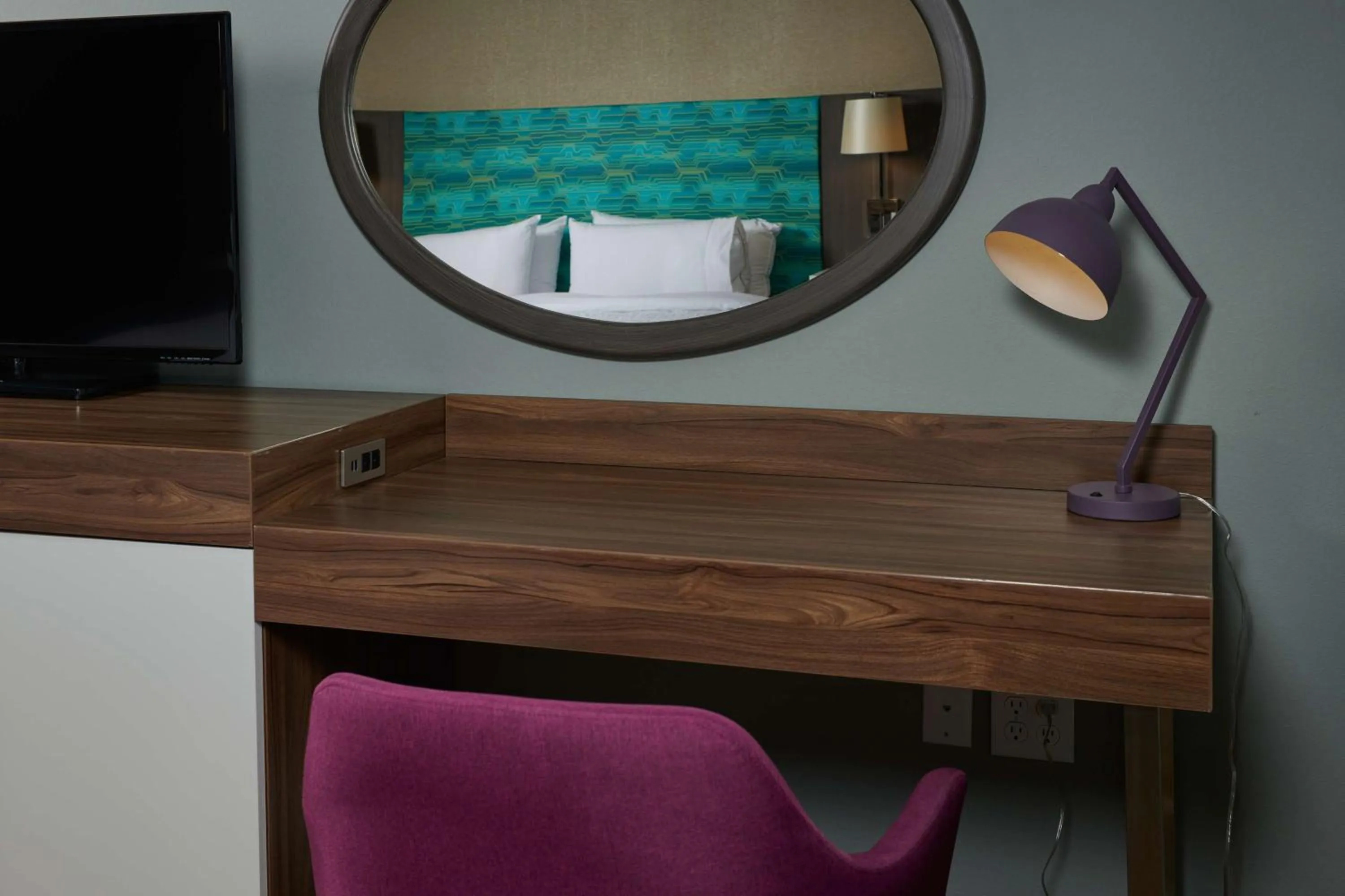 Bedroom in Hampton Inn Sherwood Portland