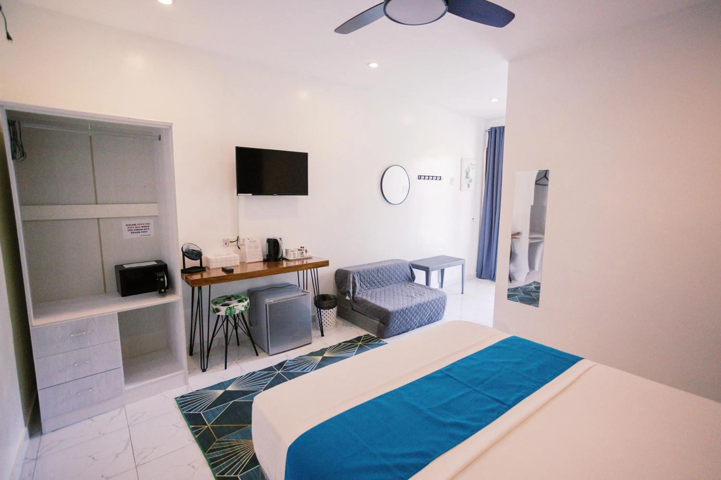 Shower, Bed in Selectum Mangrove Resort