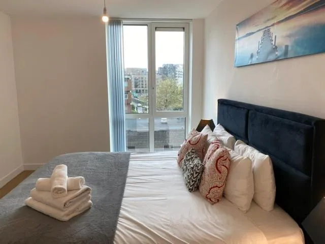 Berks Luxury Serviced Apartments , free parking, free Gym and free wifi