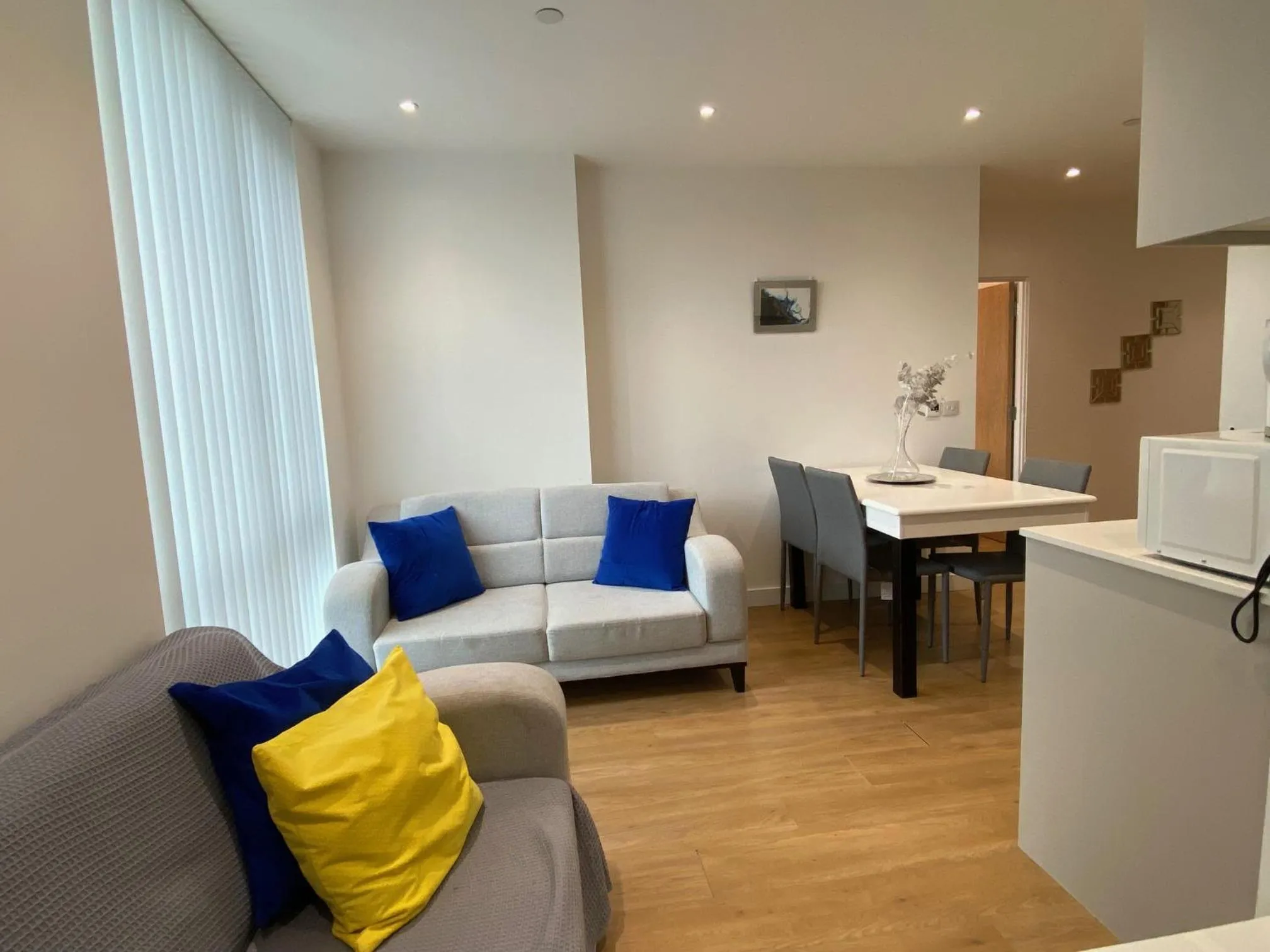 Berks Luxury Serviced Apartments , free parking, free Gym and free wifi