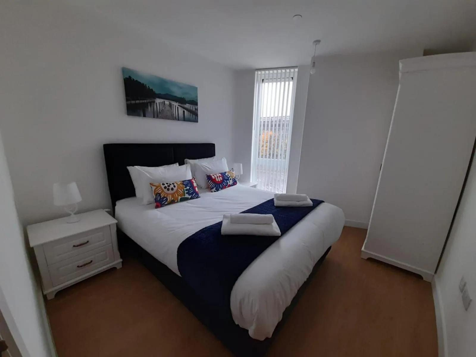 Bedroom in Berks Luxury Serviced Apartments , free parking, free Gym and free wifi