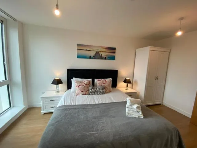 Berks Luxury Serviced Apartments , free parking, free Gym and free wifi