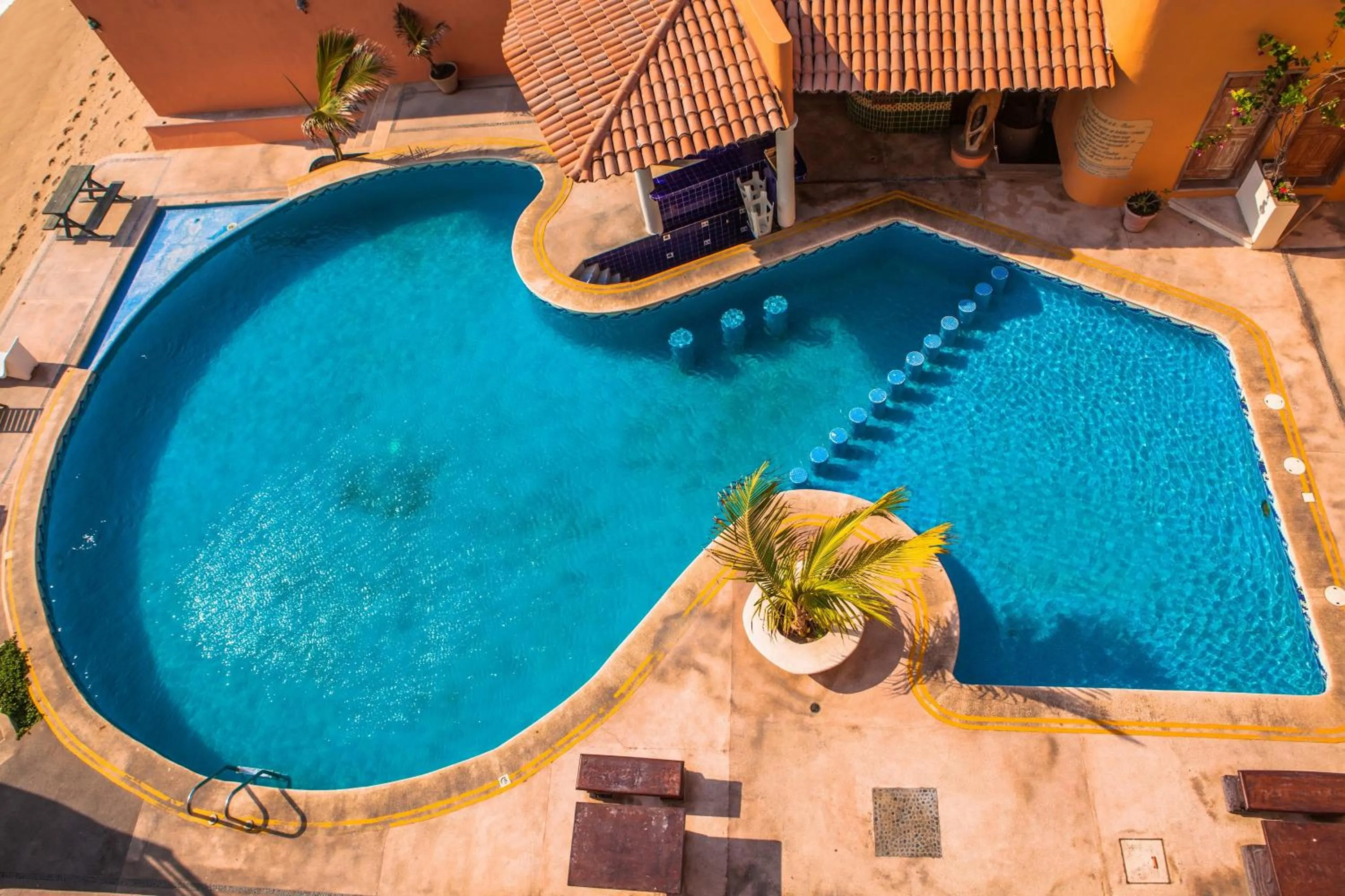 Swimming pool in Hotel La Alondra