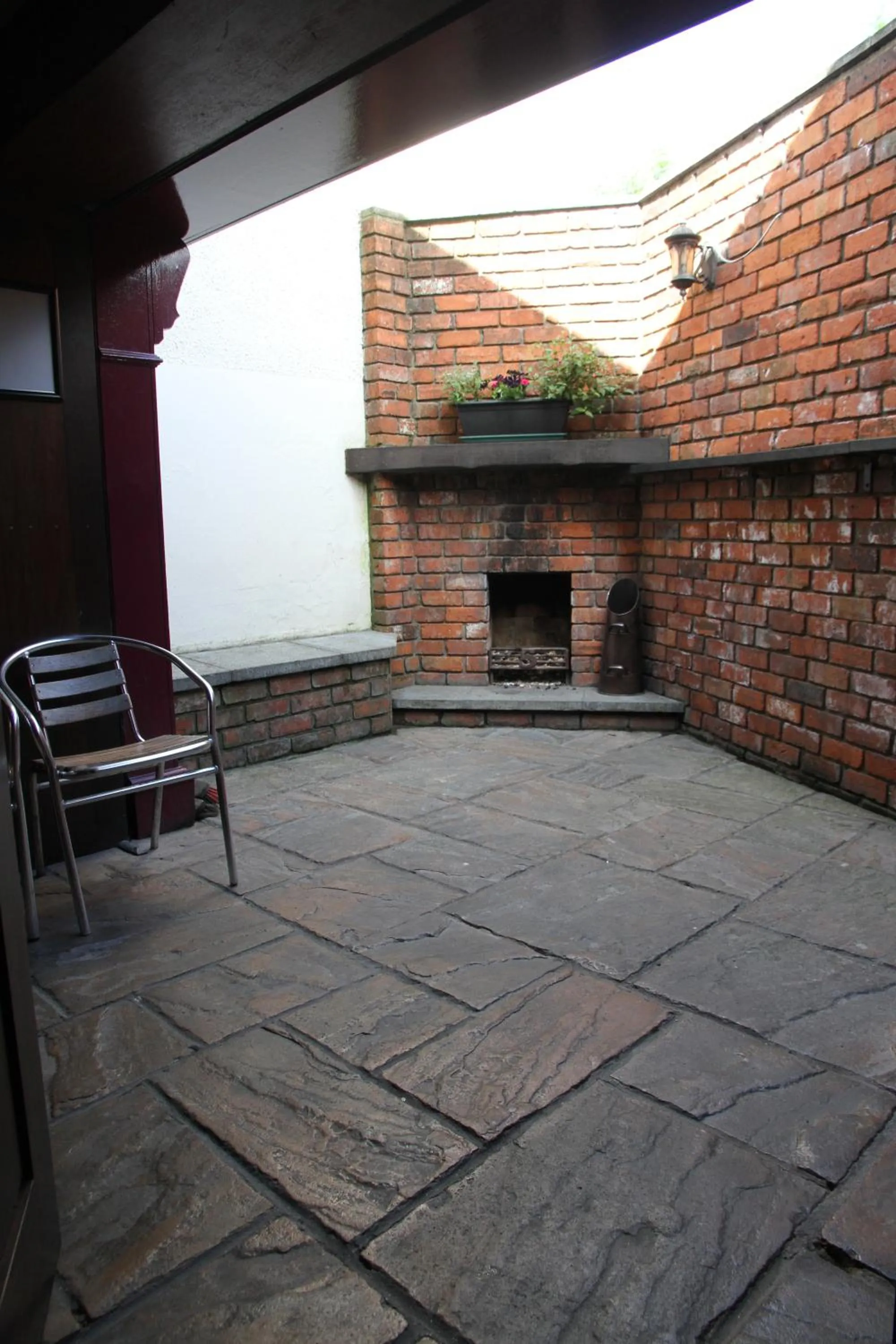 Area and facilities in 5 Corners Guest Inn