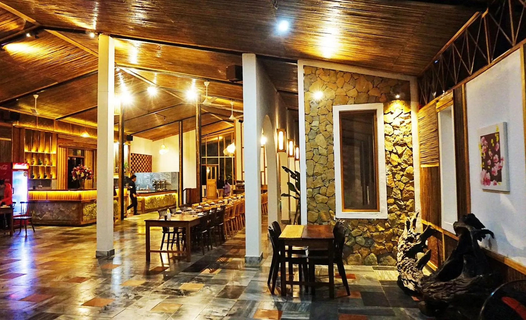 Restaurant/places to eat in Bakhan Village Resort