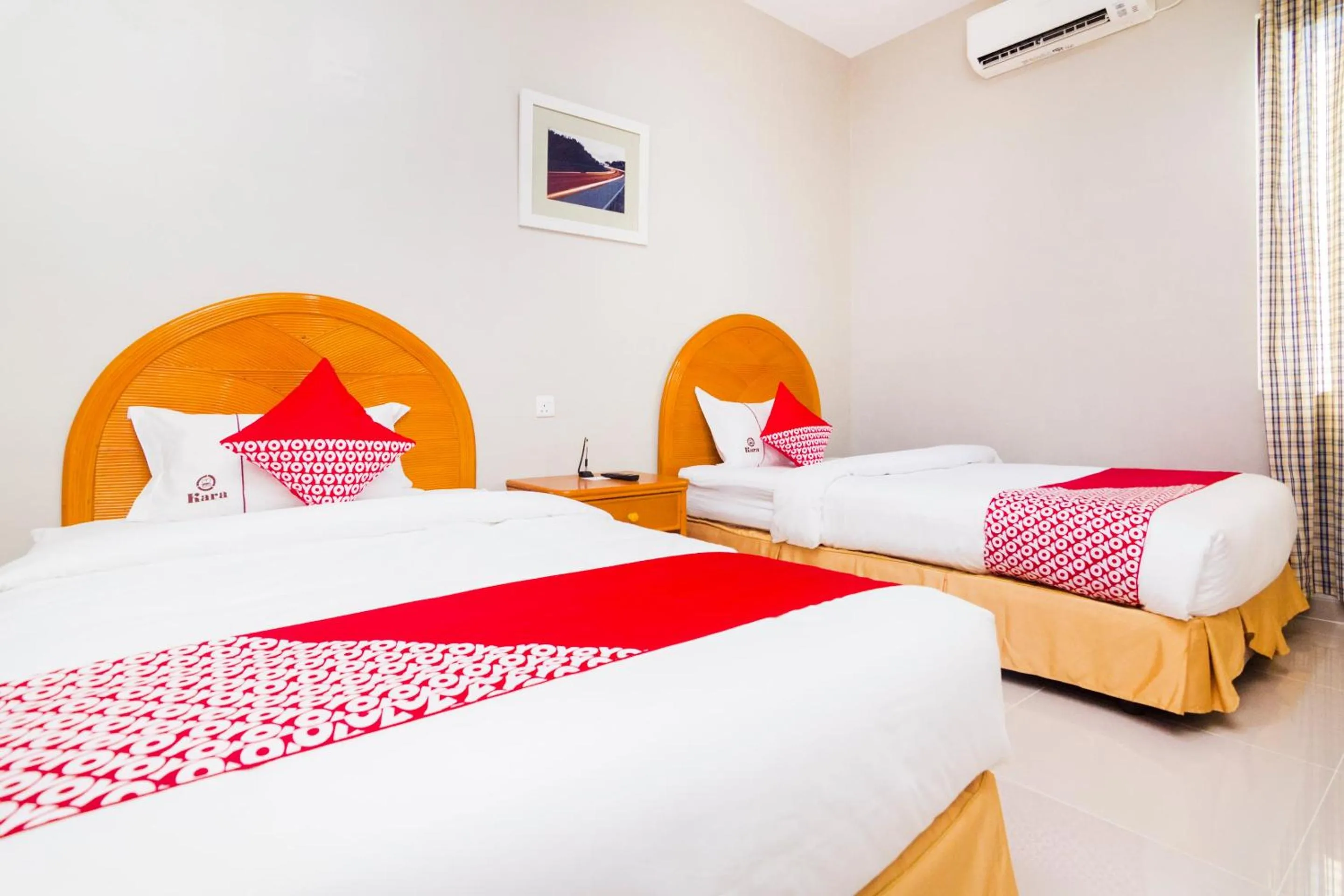 Bedroom, Bed in Capital O 1867 Kara Guest House