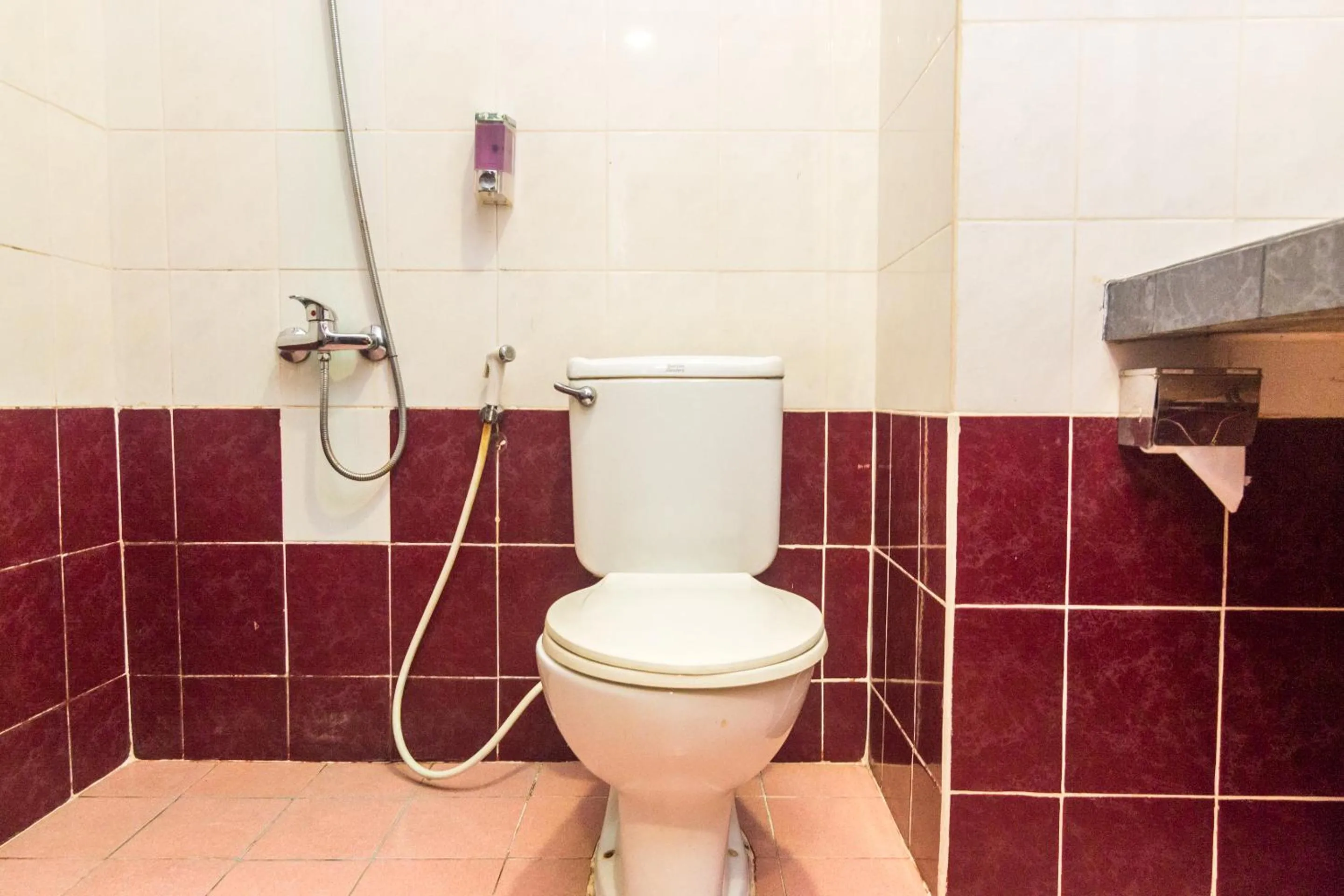 Bathroom in Kita Hotel