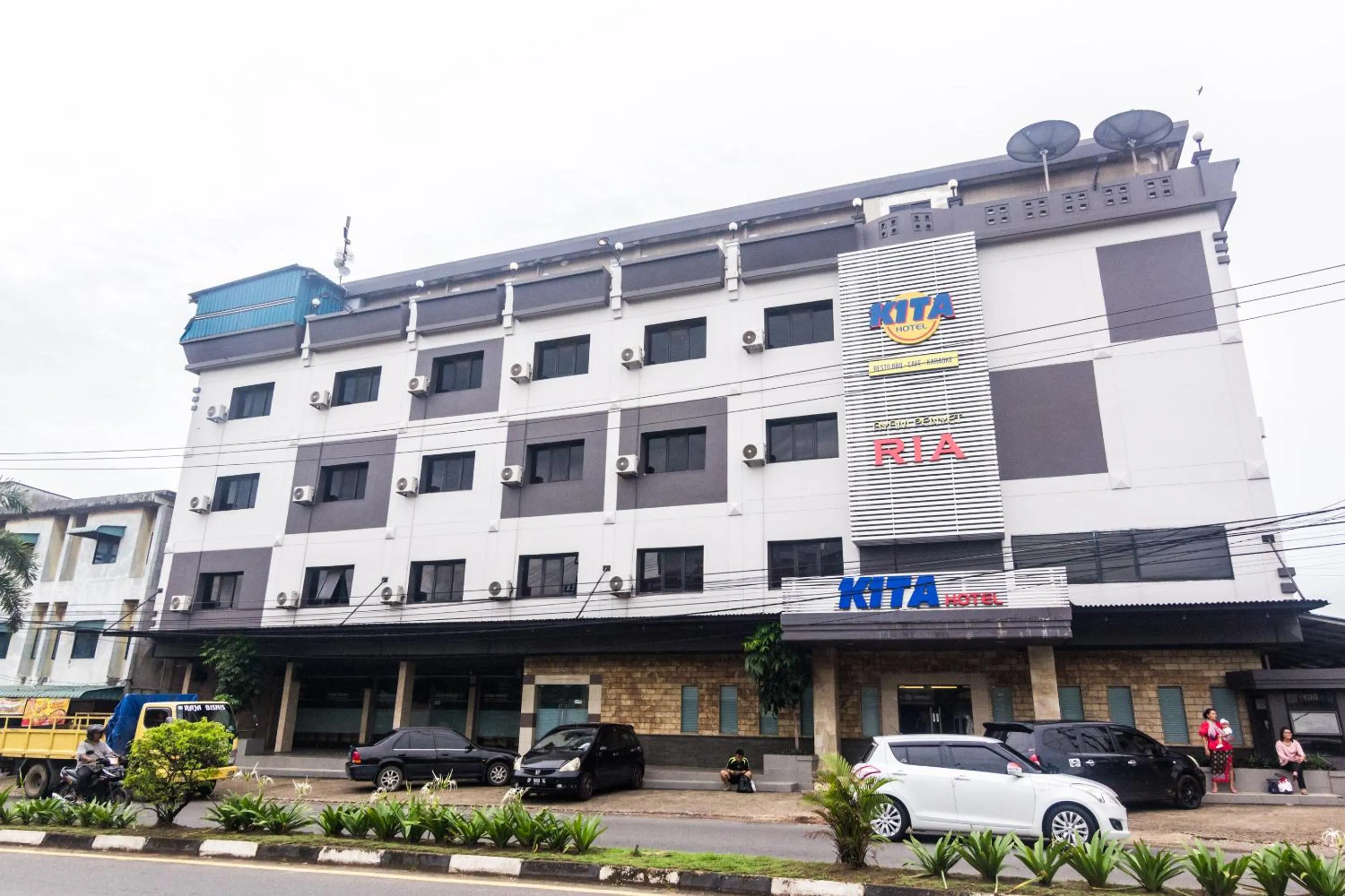 Facade/entrance in Kita Hotel