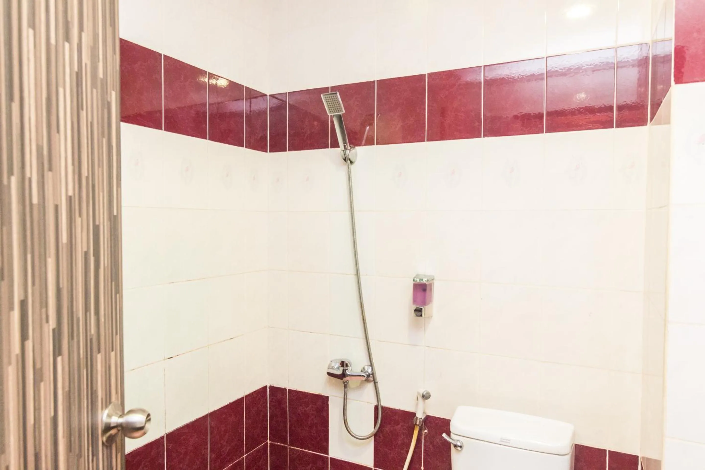 Bathroom in Kita Hotel