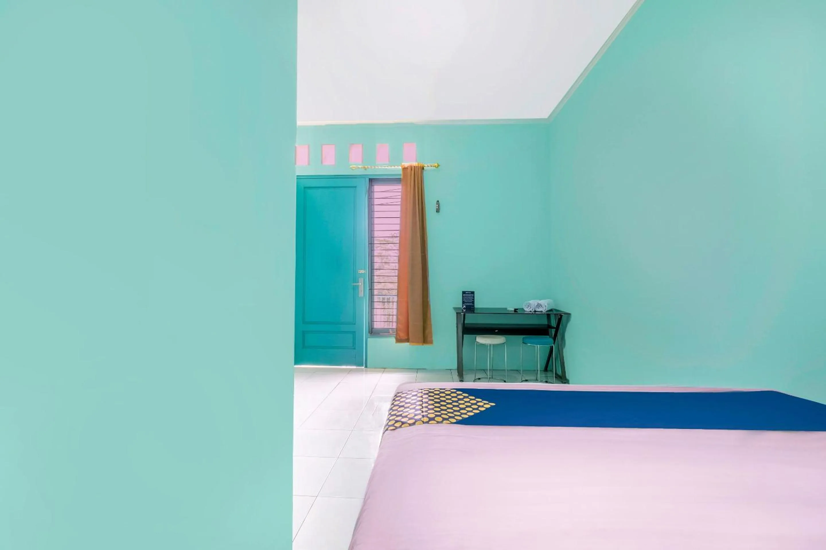 Bedroom in OYO Life 1889 Mbuahpage