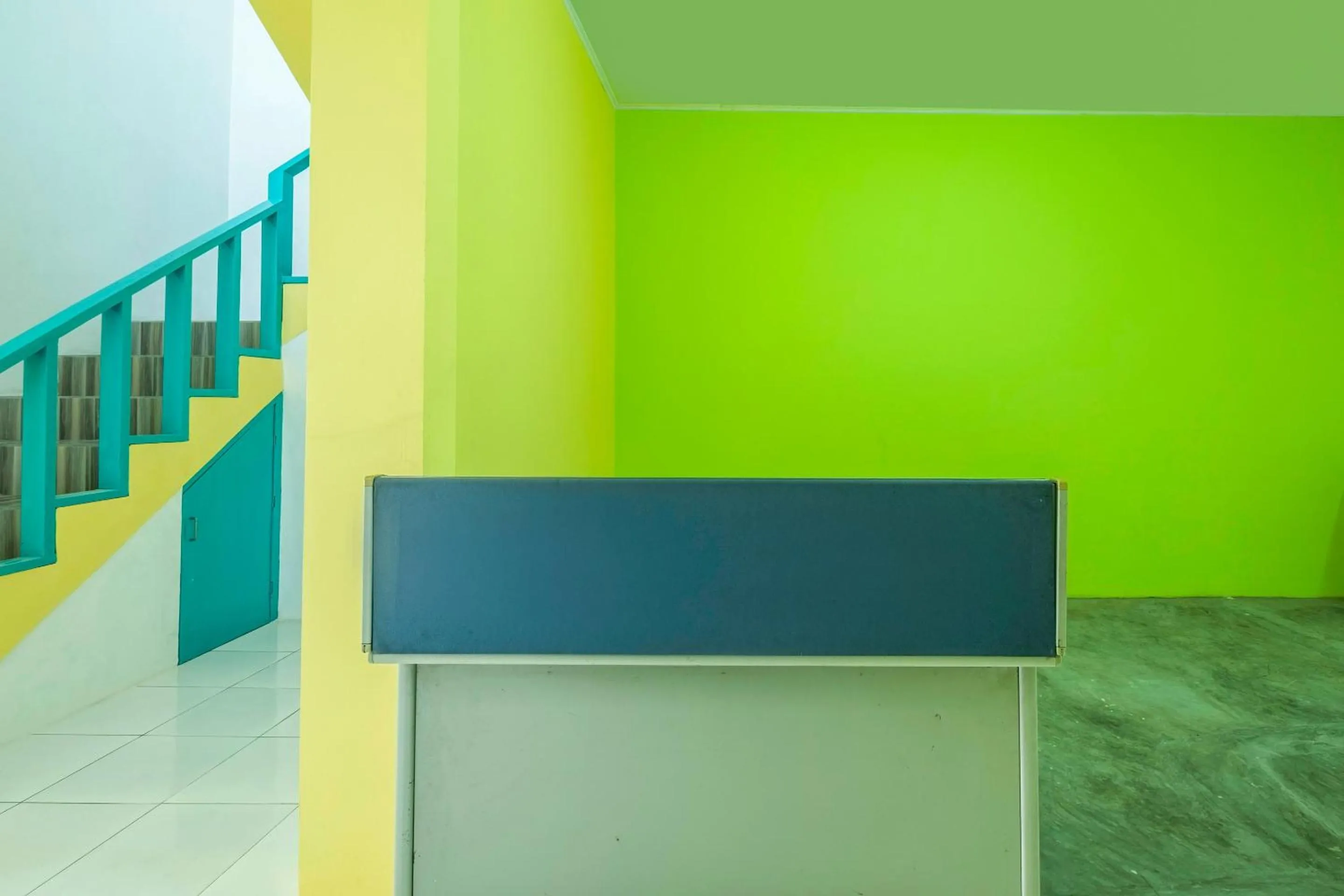 Lobby or reception in OYO Life 1889 Mbuahpage