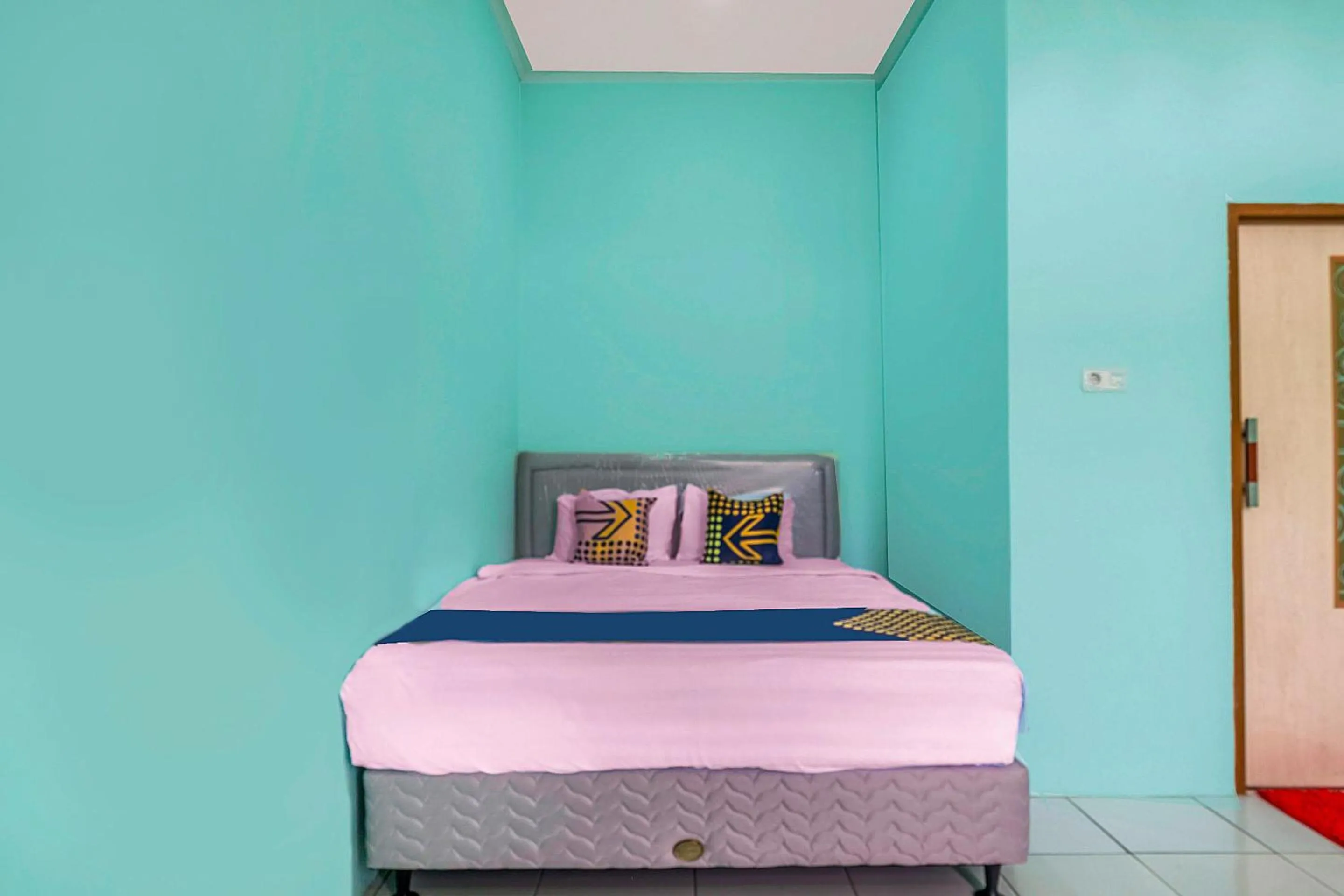 Bedroom in OYO Life 1889 Mbuahpage