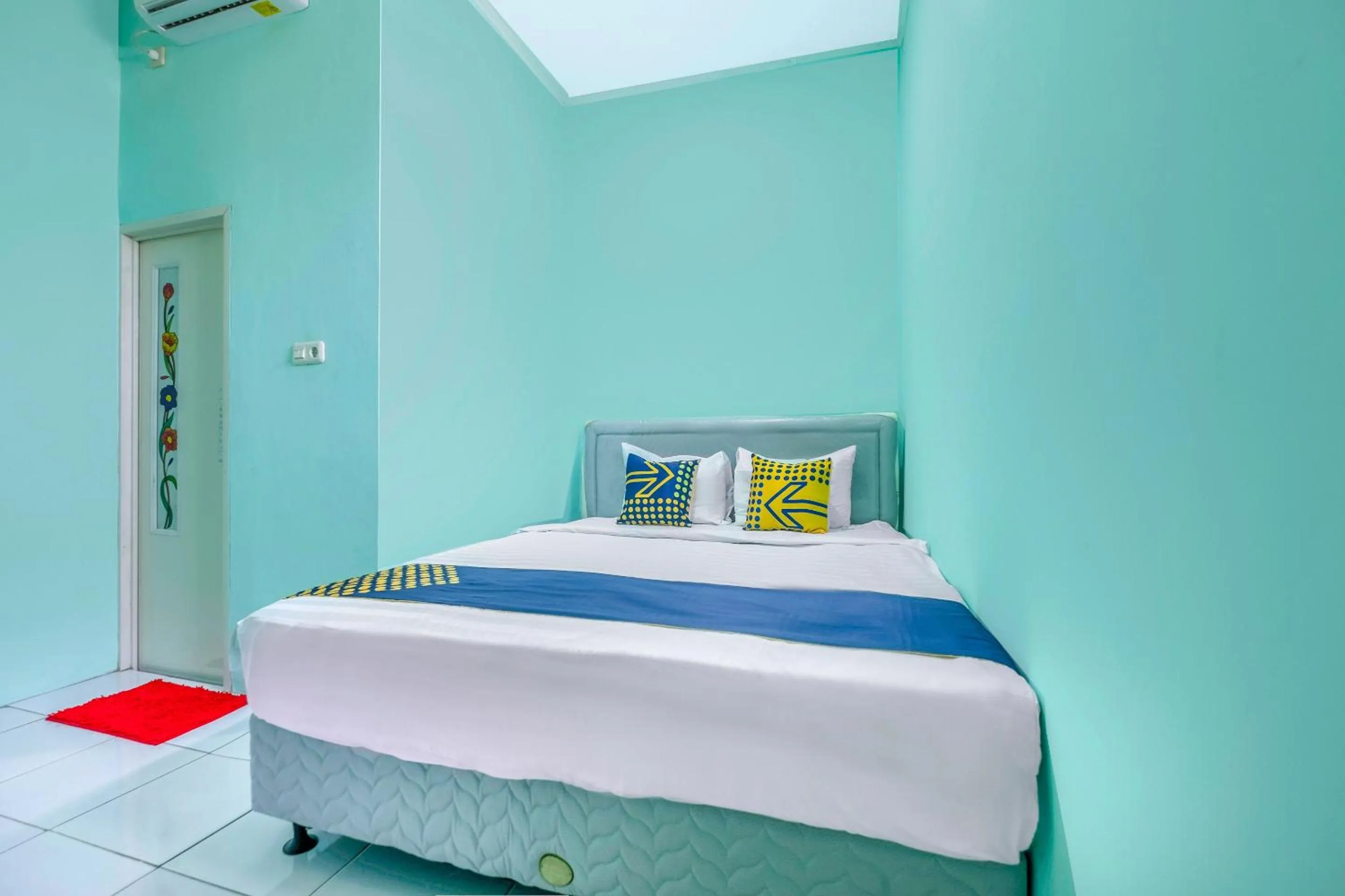 Bedroom in OYO Life 1889 Mbuahpage