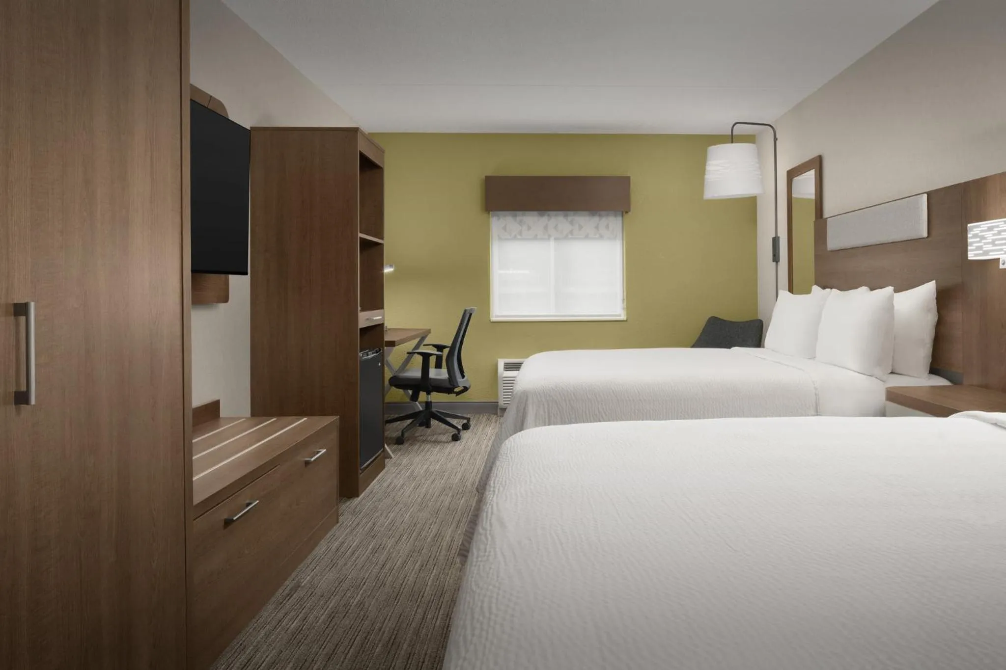 Photo of the whole room, Bed in Holiday Inn Express Boston - Saugus by IHG