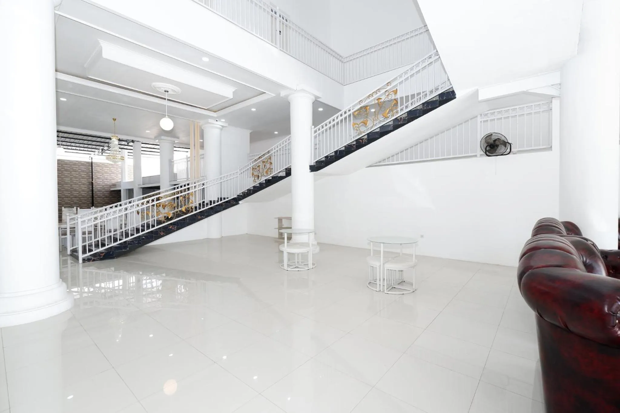 Seating area in Griya RW Family Guest House Redpartner