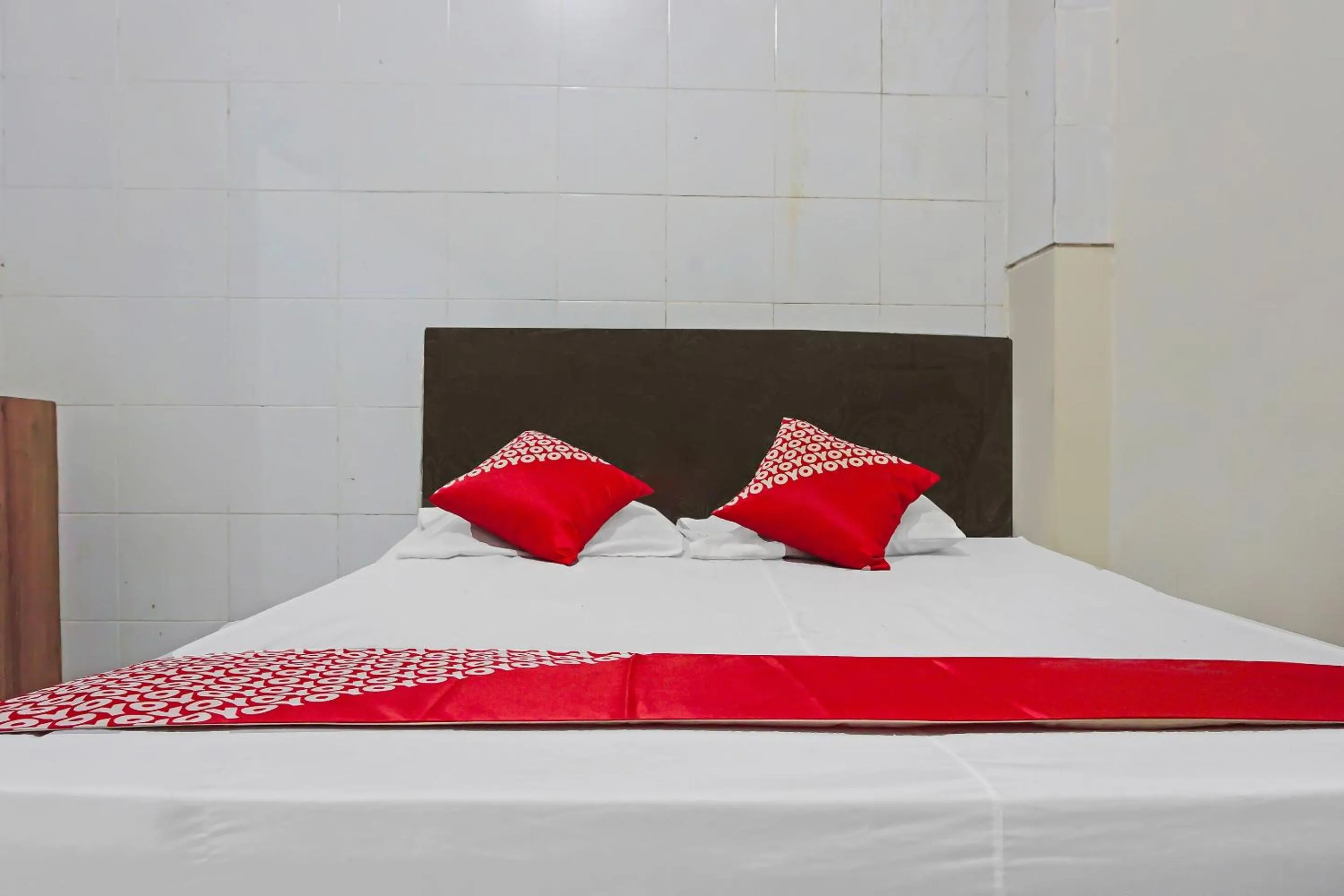 Bedroom, Bed in Hotel O Diamond Inn Makassar