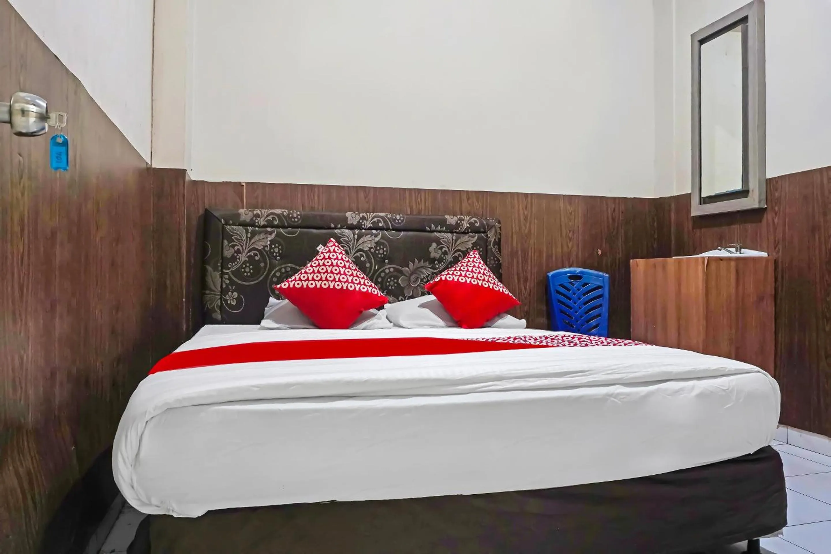 Bedroom, Bed in Hotel O Diamond Inn Makassar