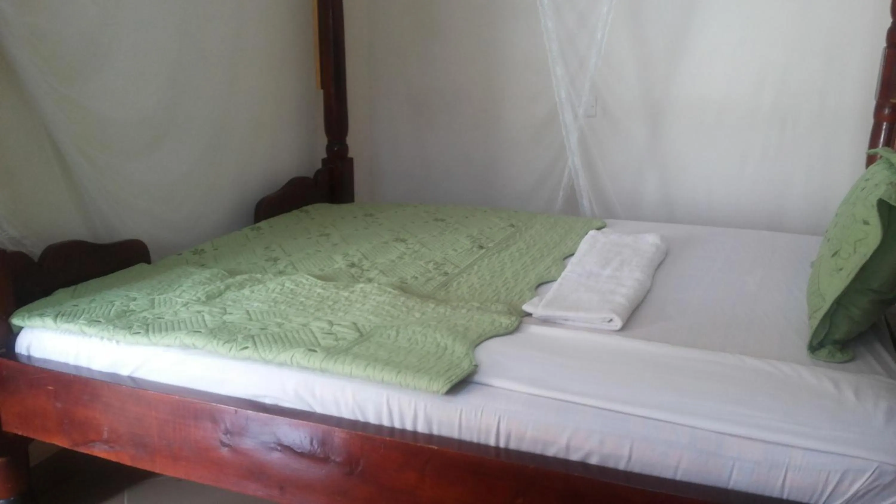 Bedroom, Bed in Dubai Resort Hotel