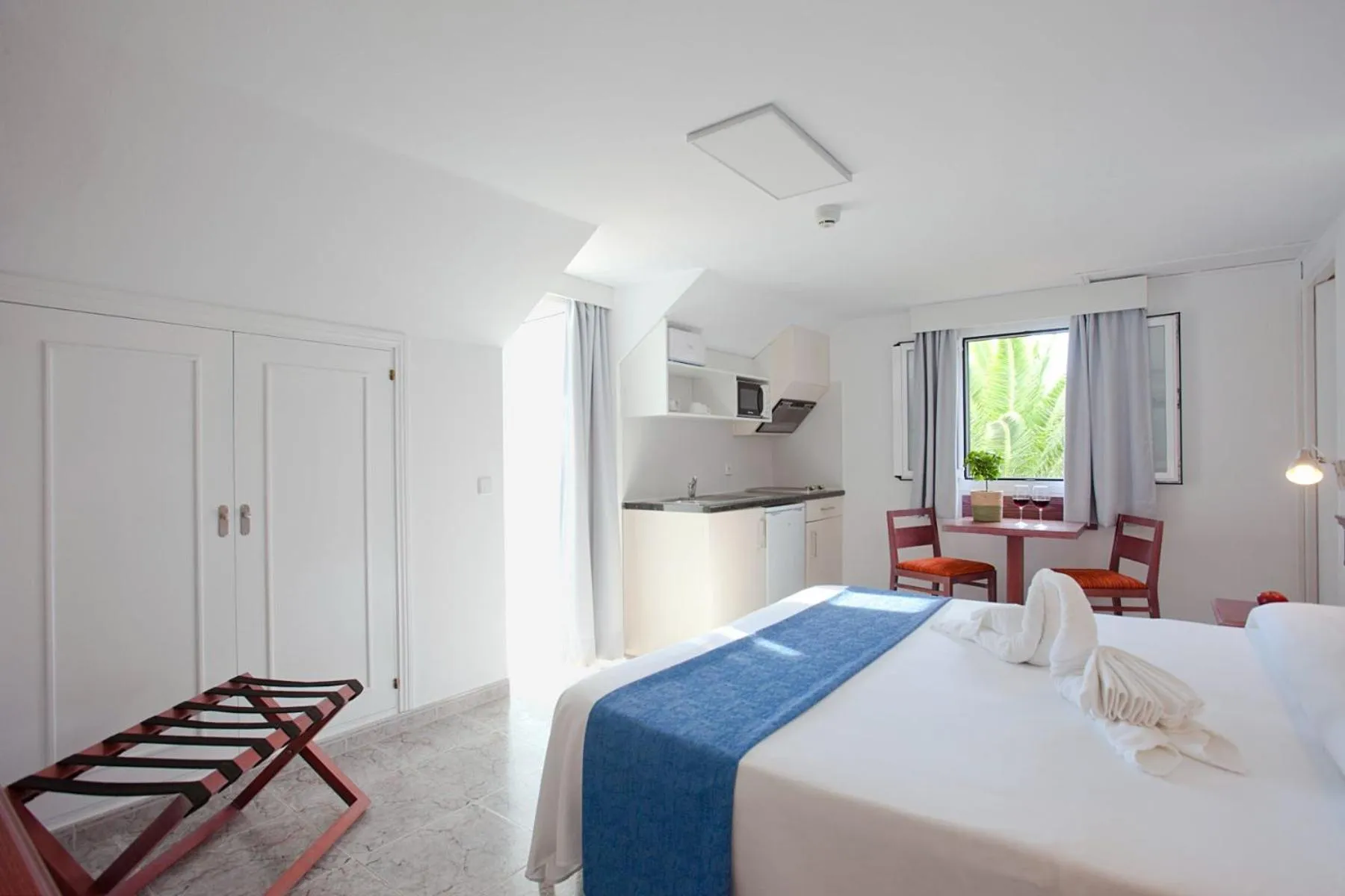 Bed in Apartamentos Cala Murada Tennis