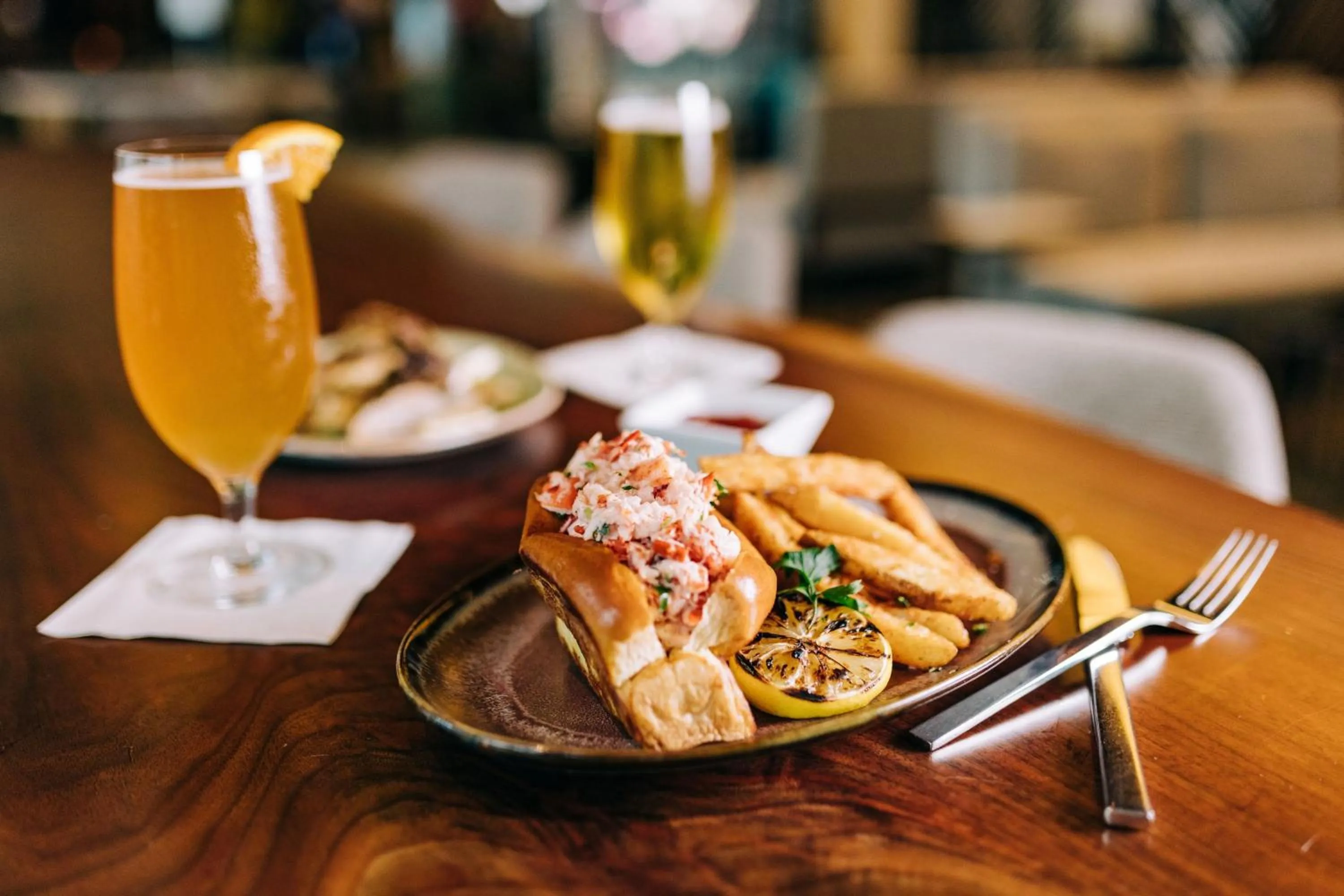 Lounge or bar in The Westin Boston Seaport District