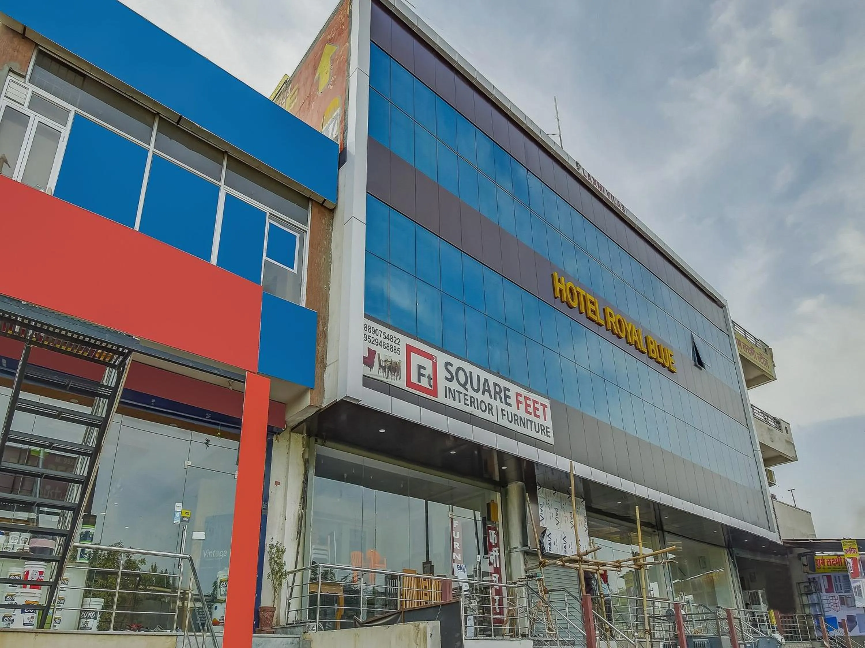 Facade/entrance in Hotel O Royal Blue