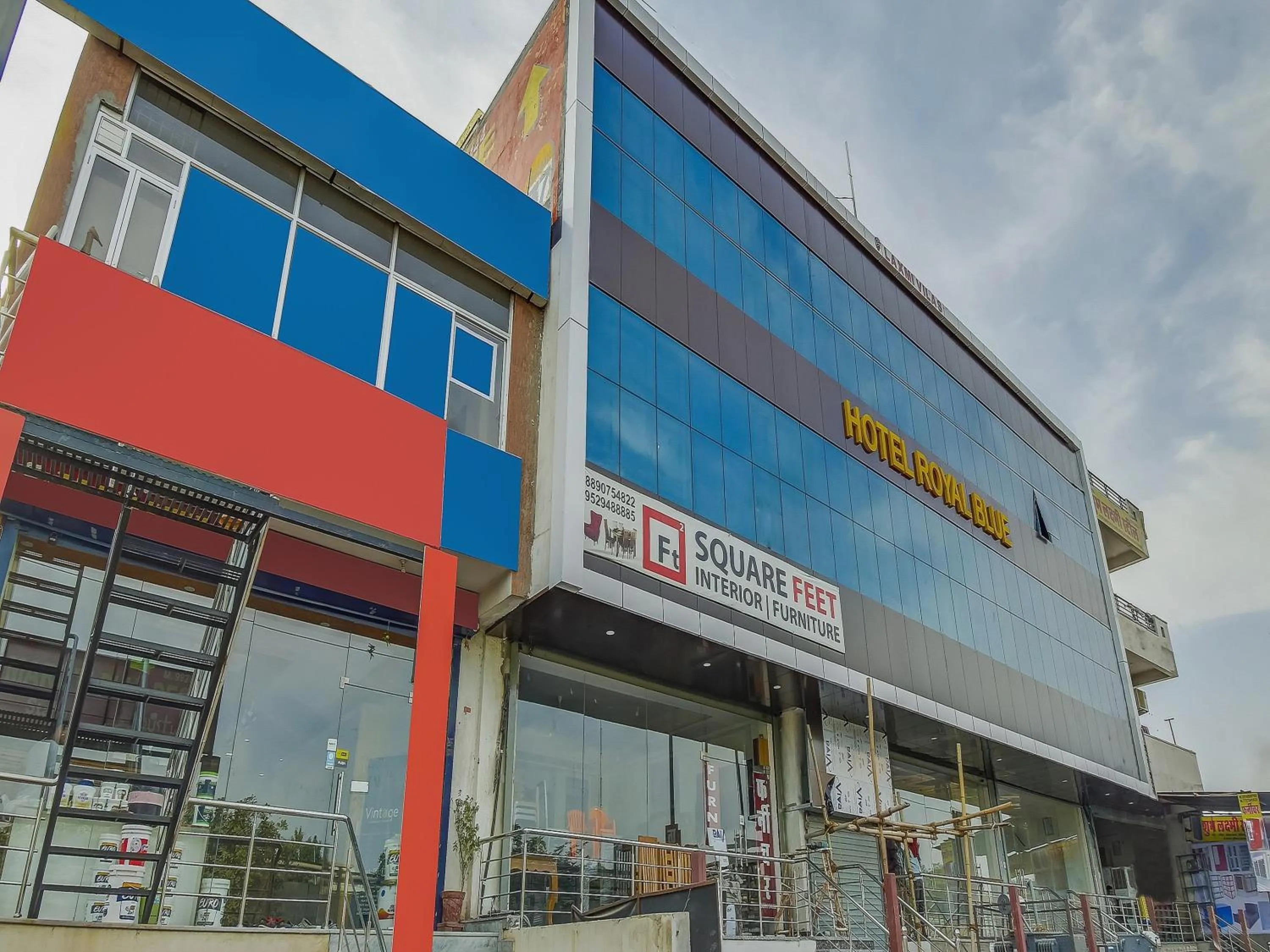 Facade/entrance in Hotel O Royal Blue