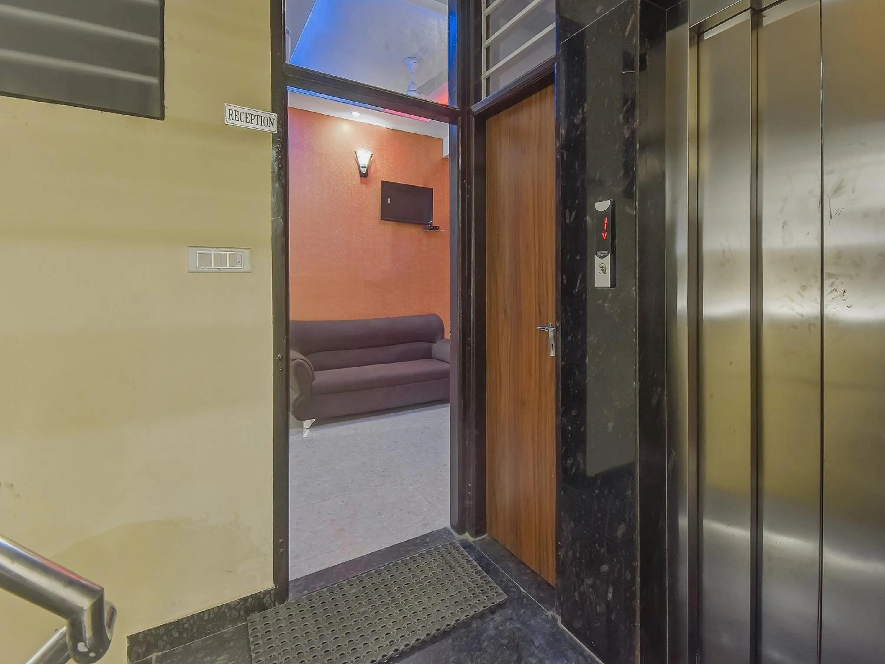 Lobby or reception in Hotel O Royal Blue