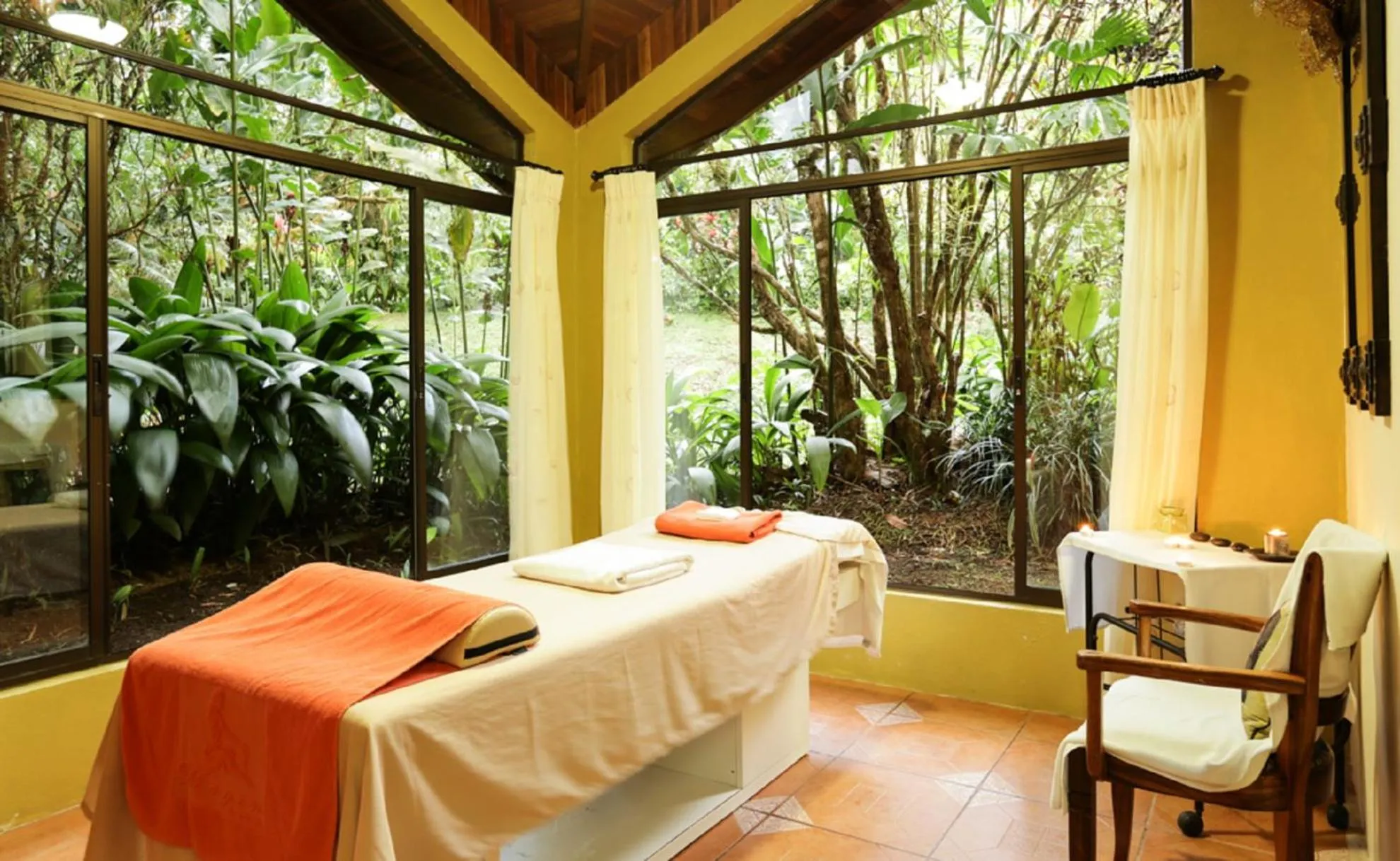 Massage, Bed in Arenal Paraiso Resort Spa & Thermo Mineral Hot Springs