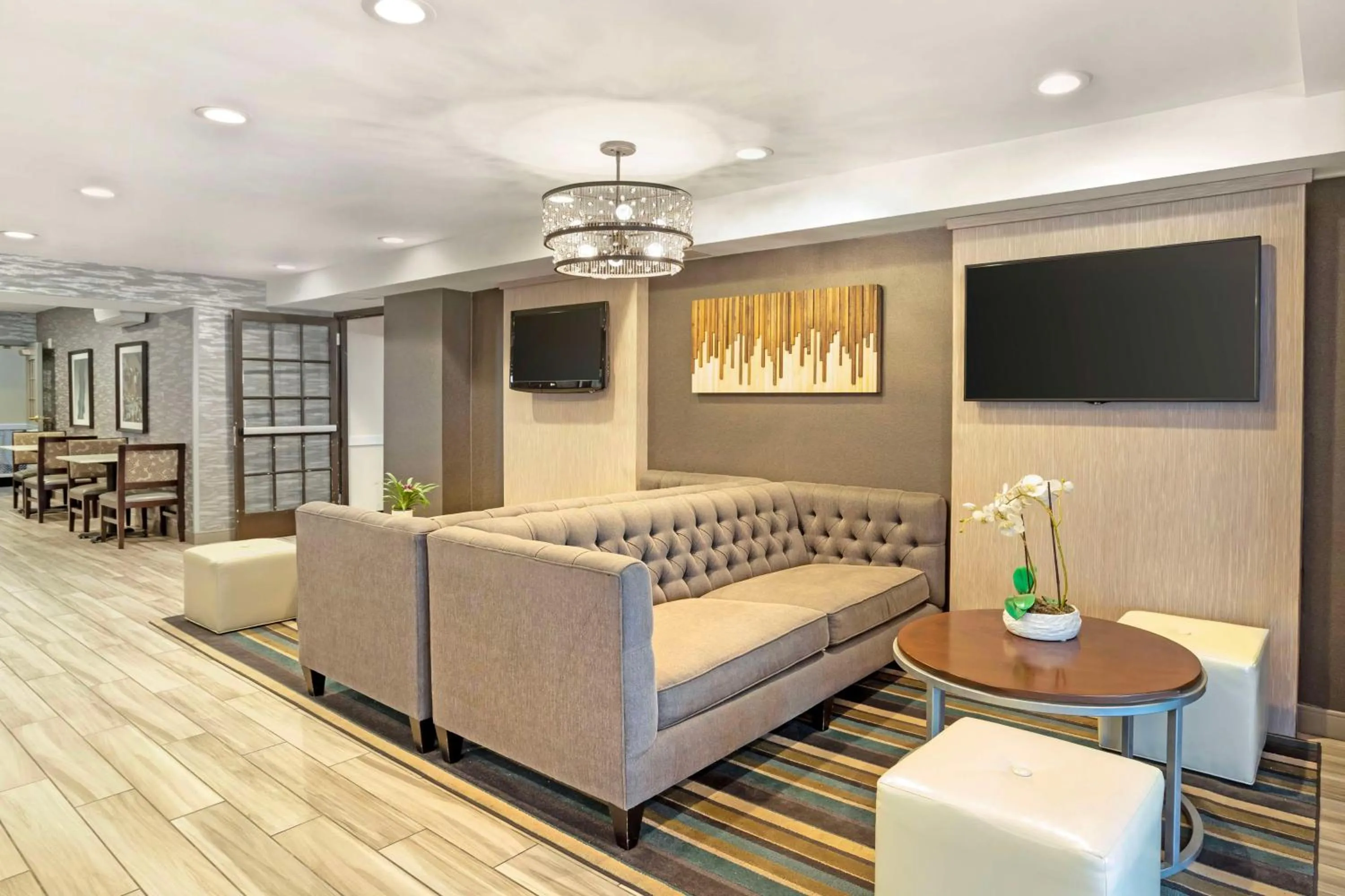 Lobby or reception in Best Western Plus Fairfield Hotel