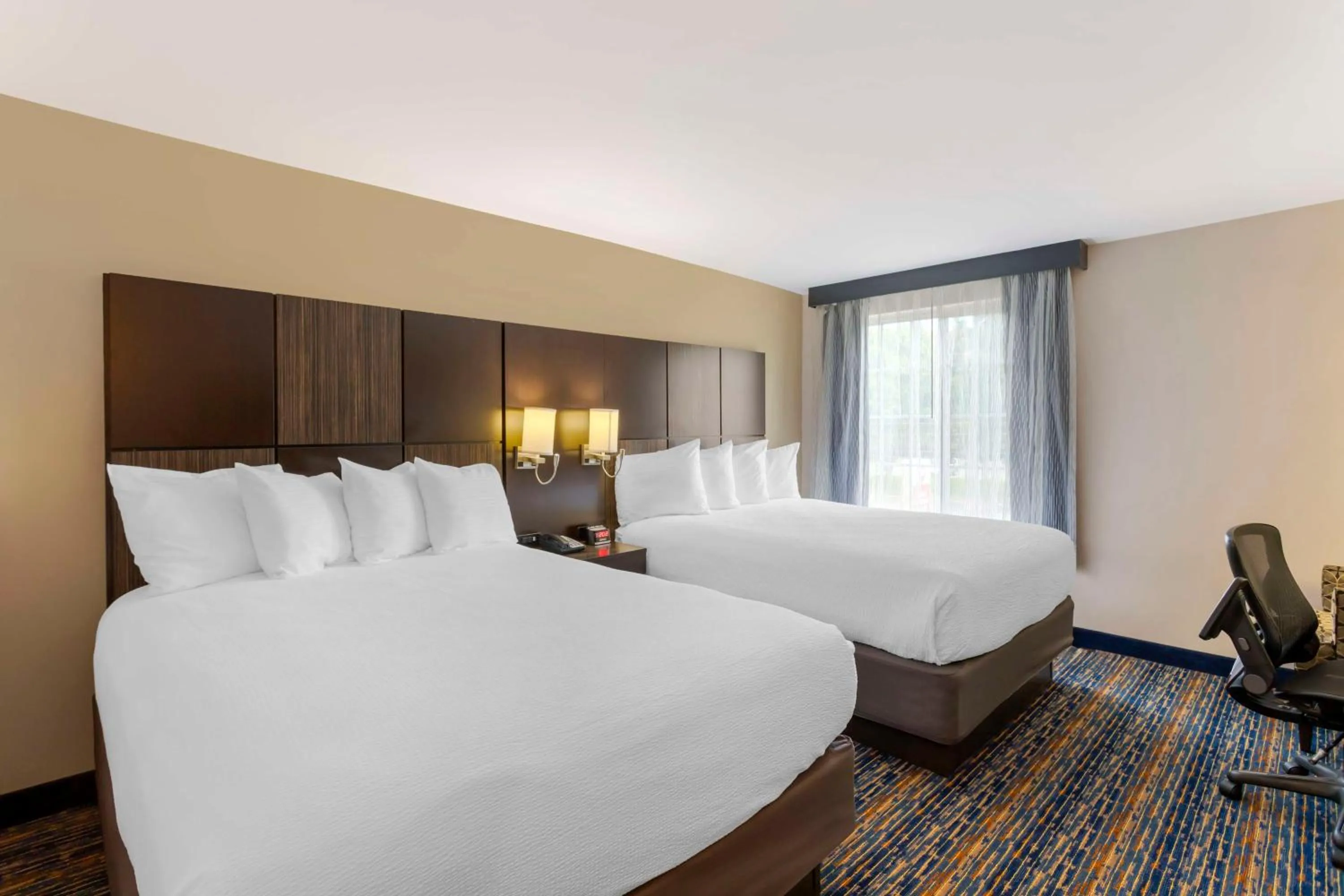 Bedroom, Bed in Best Western Plus Fairfield Hotel